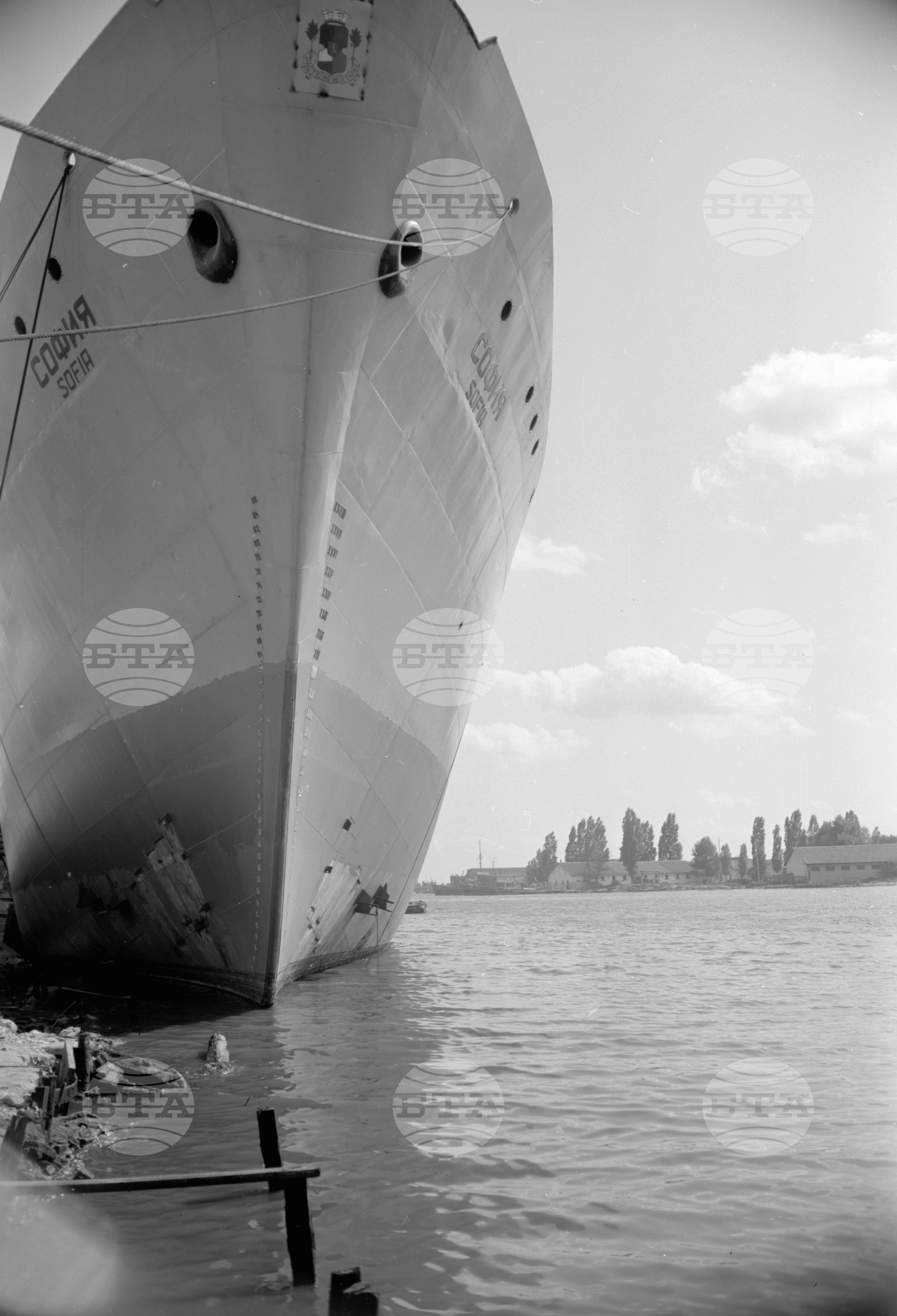 Корабостроителен и кораборемонтен завод във Варна 1962 година