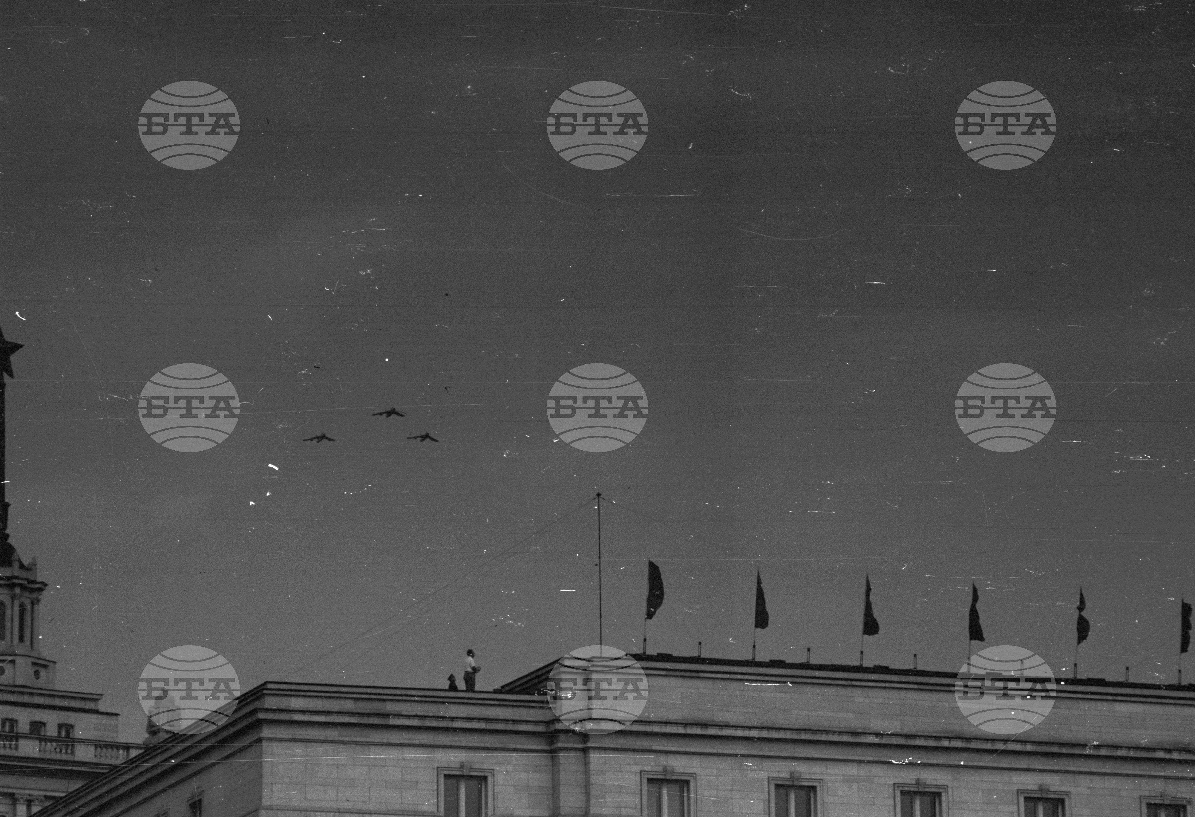Военният парад и манифестацията на трудещите се по случай Празника на свободата в София