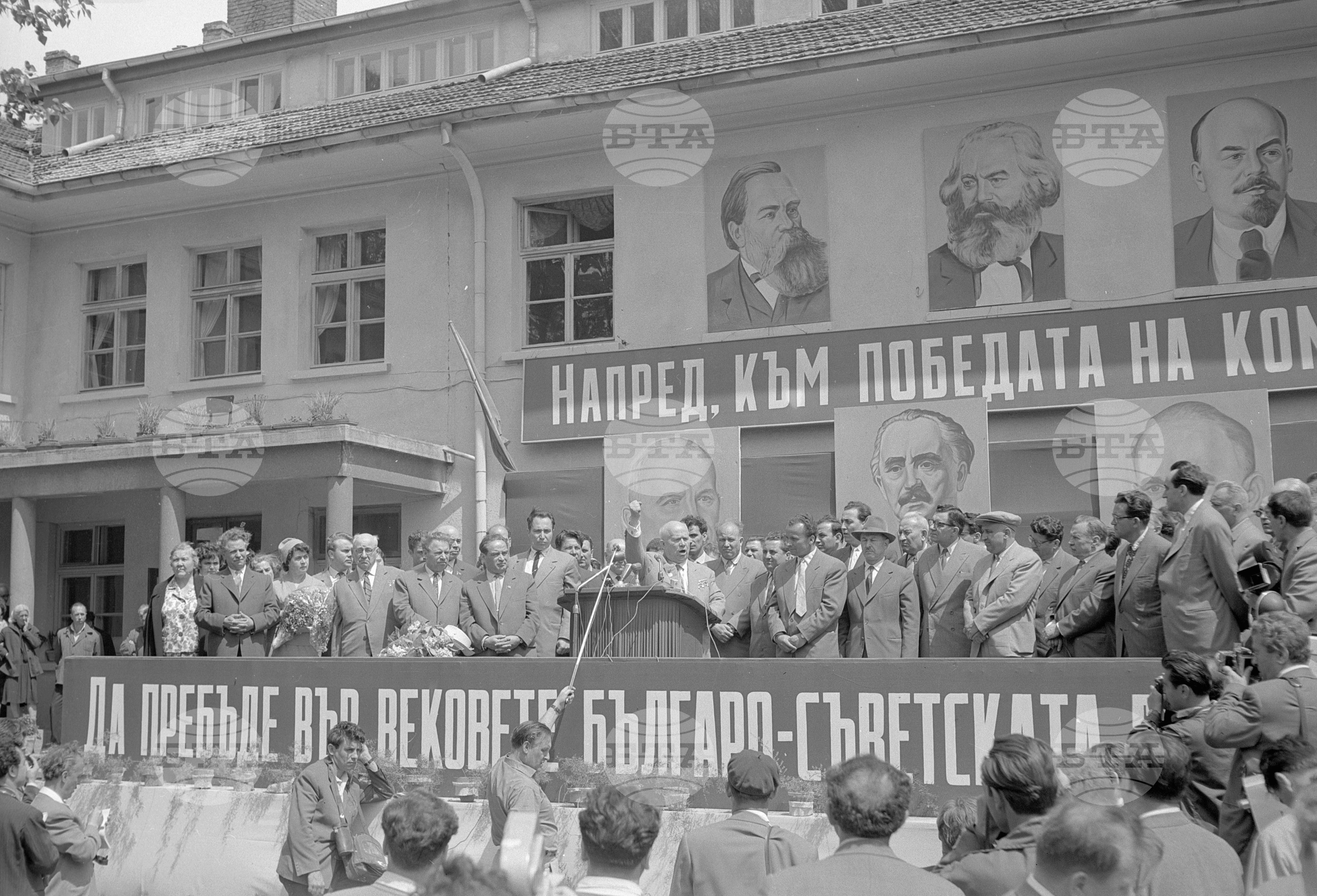 Посещение на Съветската партийно-правителствена делегация в корабостроителния и кораборемонтния завод "Георги Димитров" Варна част 2
