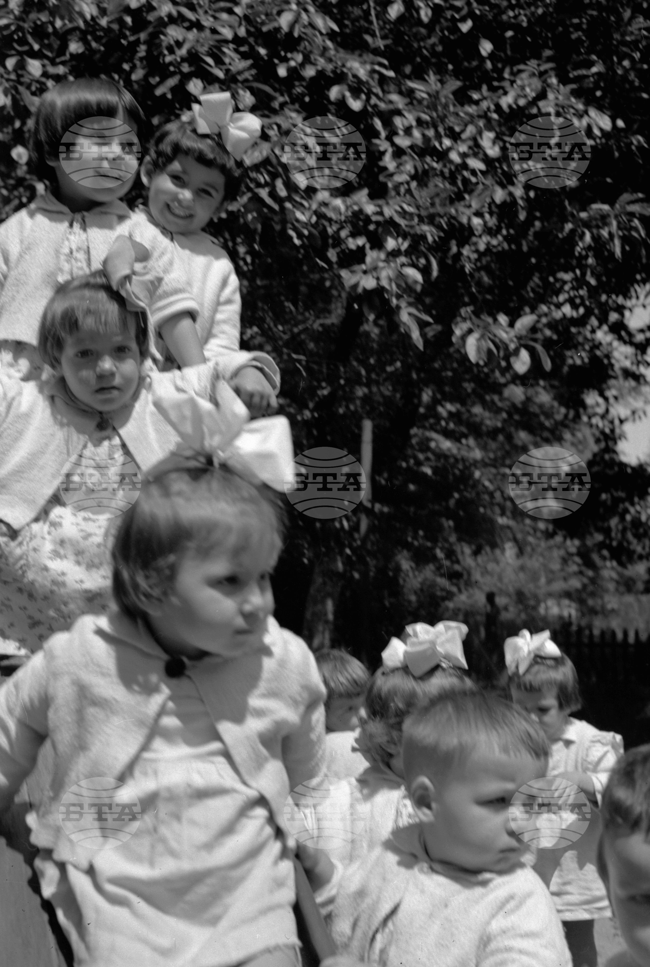 В детските ясли към Памуко-предачната фабрика "България" - София
