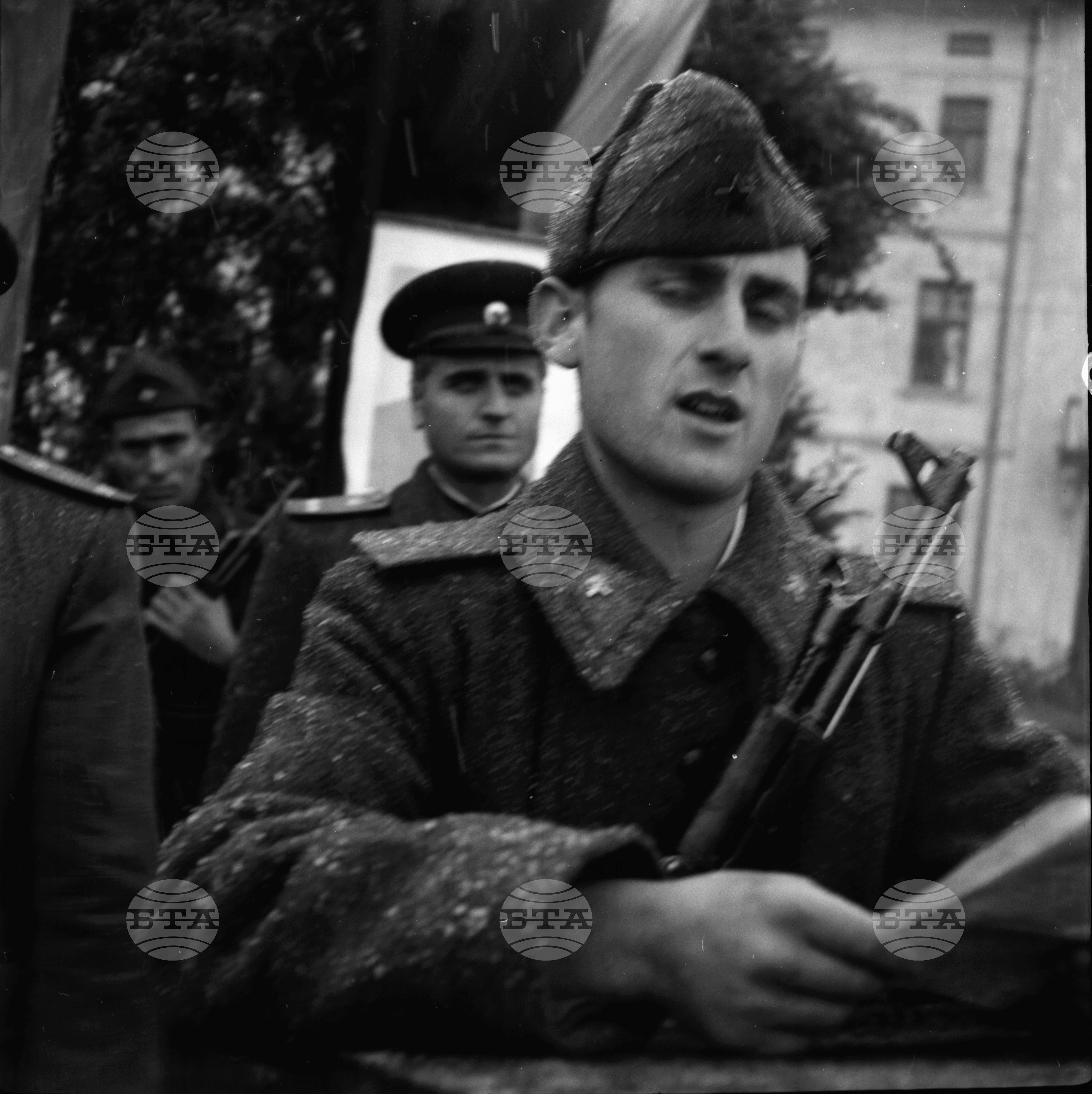 Единство между армия и народ.  Клетва на младите бойци от поделение 55320