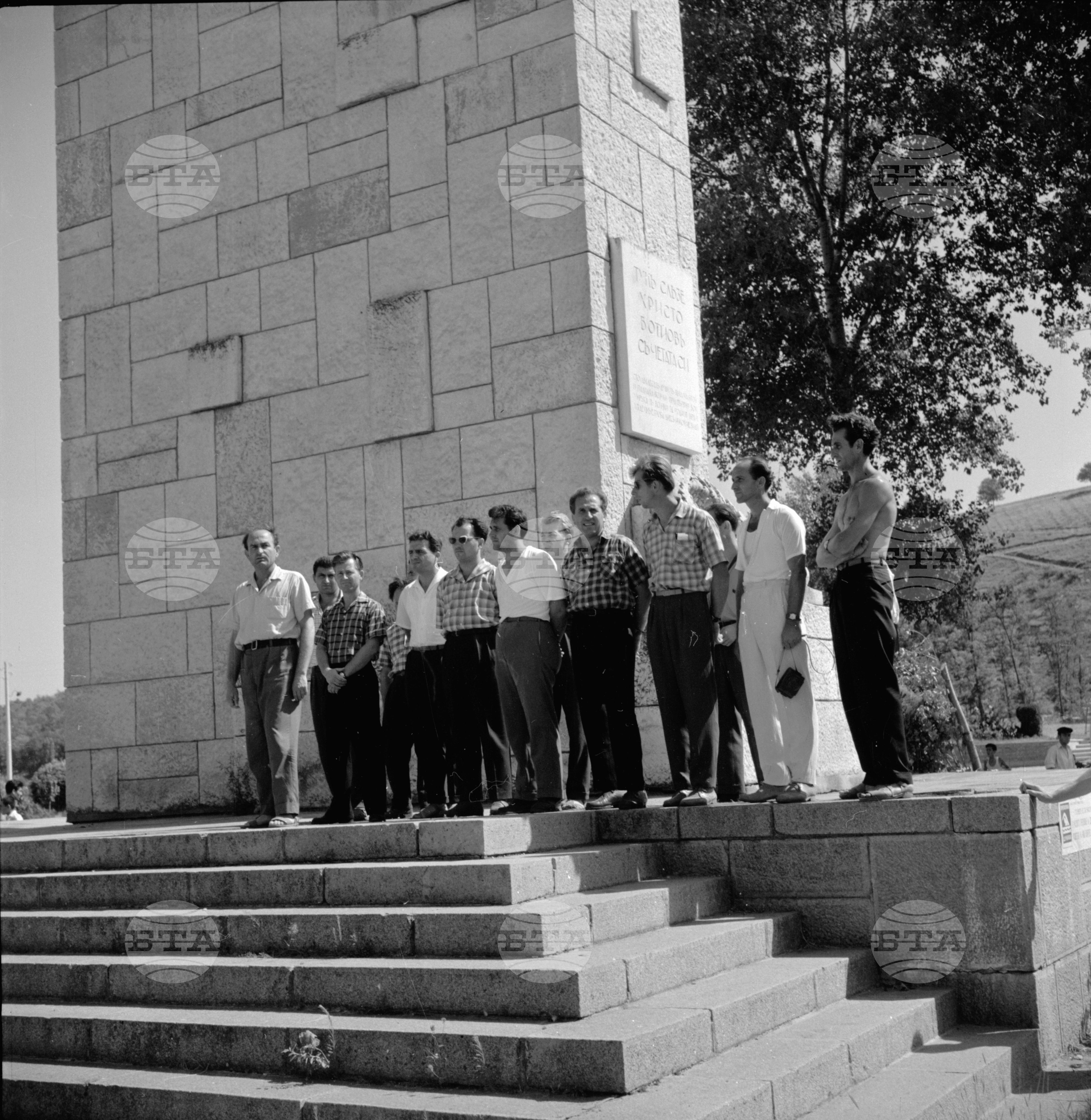 Преплуването на река Дунав в чест на VIII конгрес на БКП