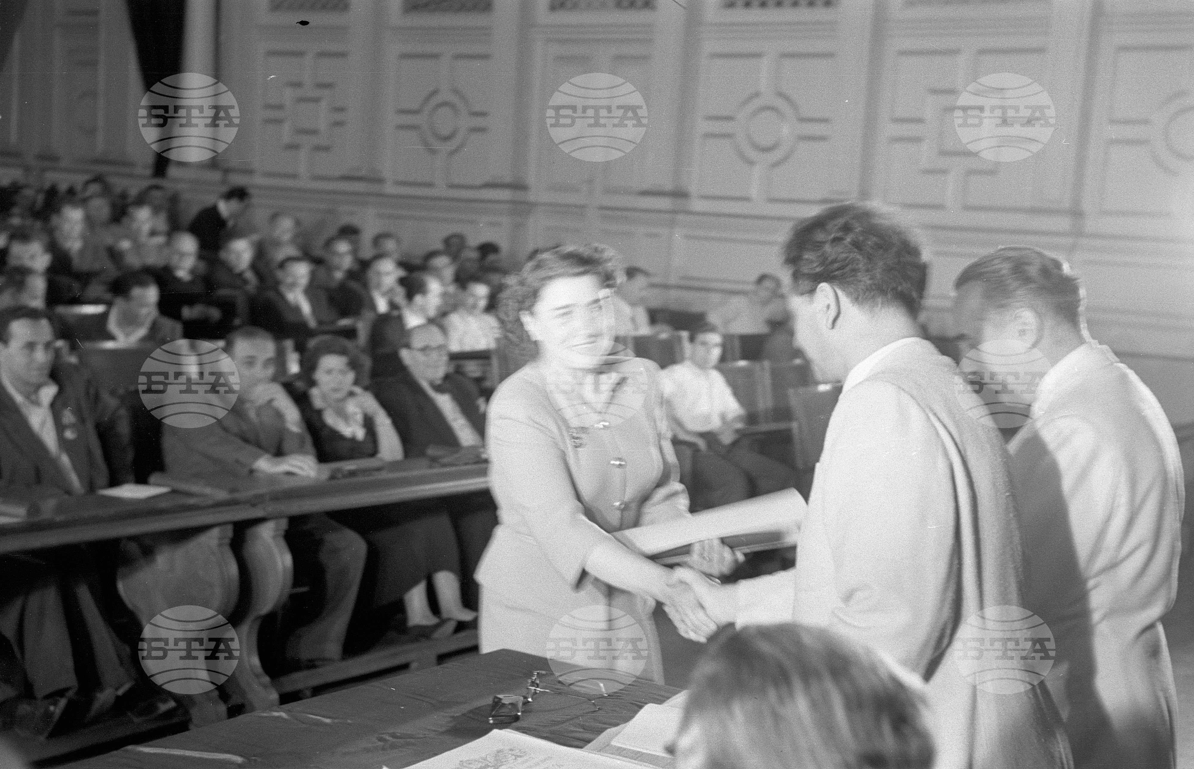 Връчване на Димитровски награди на лауреатите за 1951 година