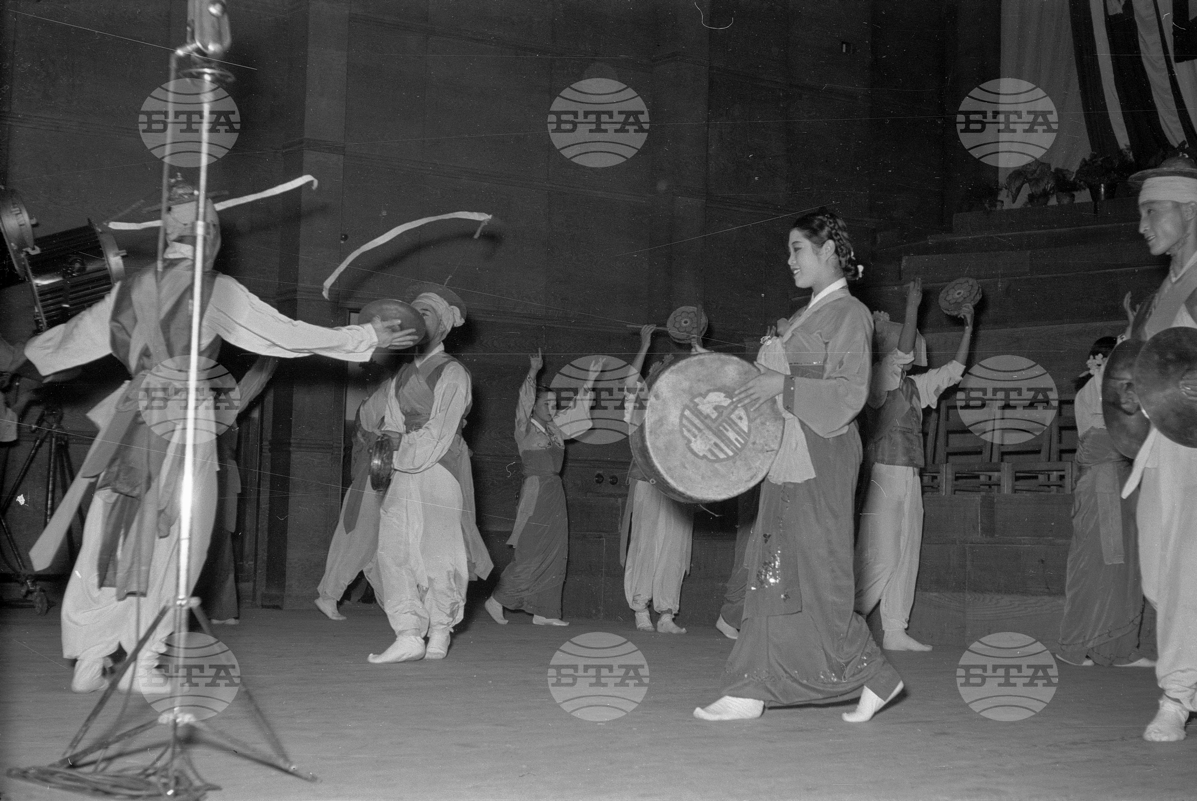 Ансамбъл за песни и танци при Корейската народна армия в България - 1953 година