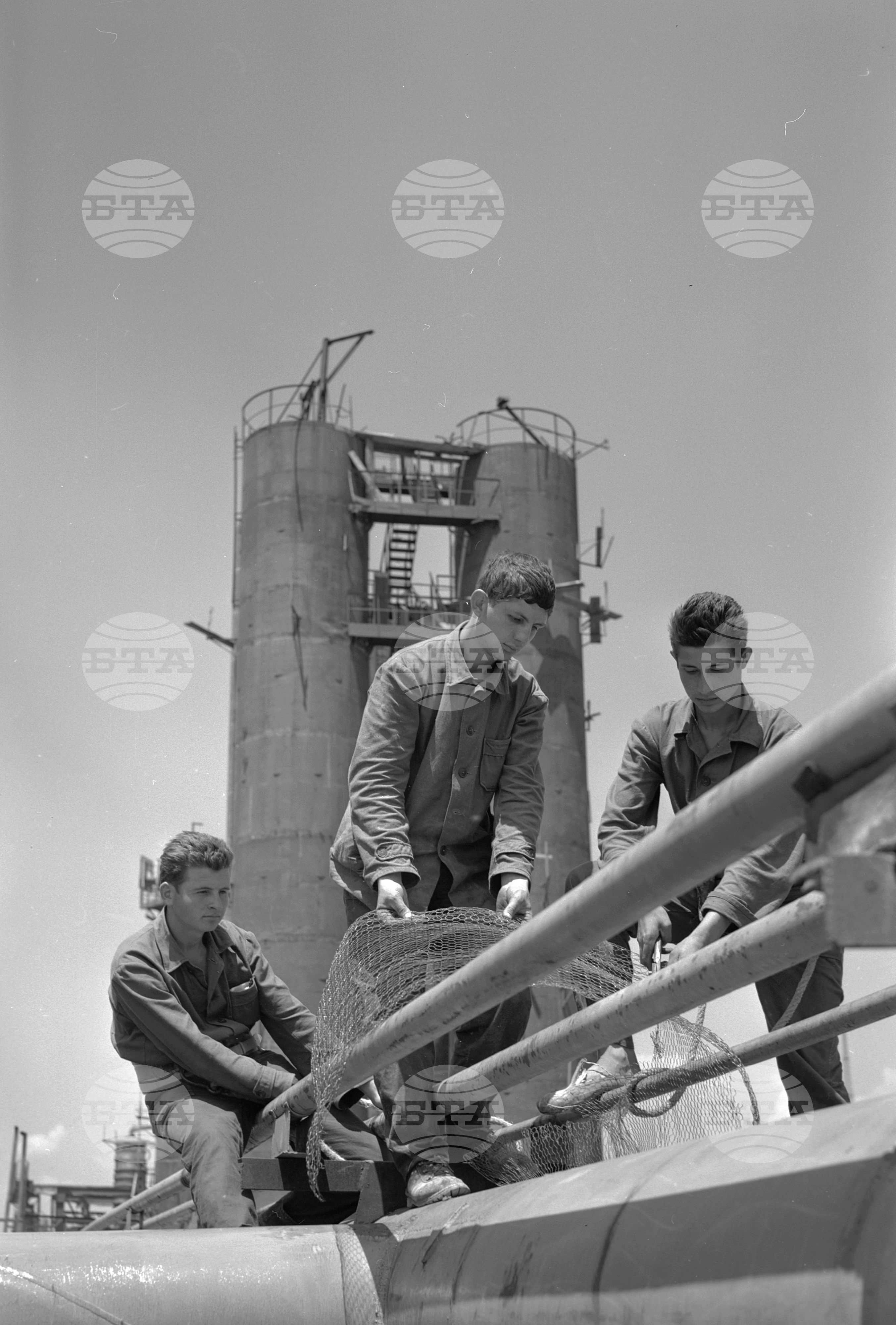 На строежа на Кремиковския металургичен комбинат - 1963