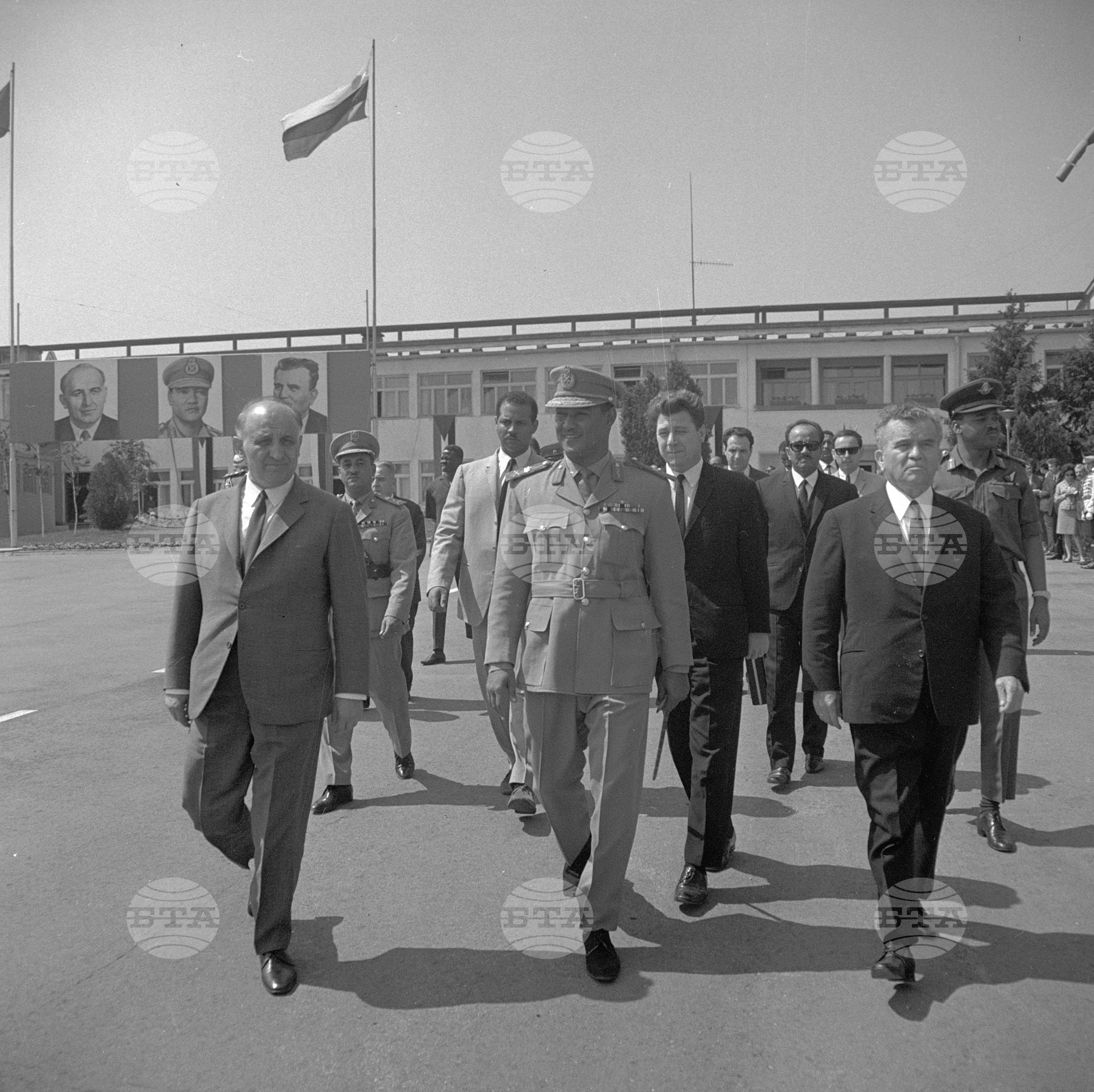 Генерал-майор Джафаар Мохамед Нимейри на посещение в България - част 4