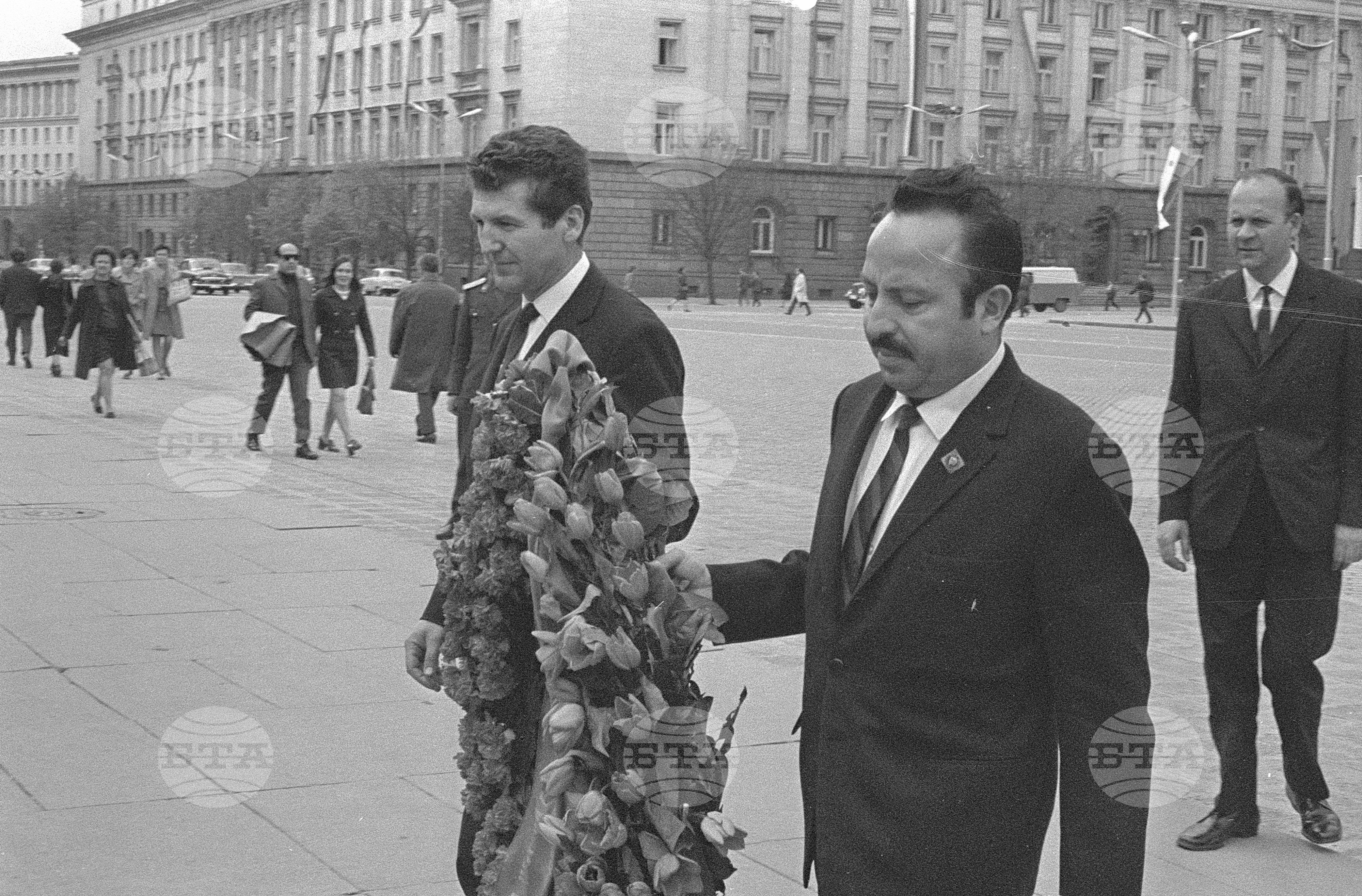 Полагане на венци