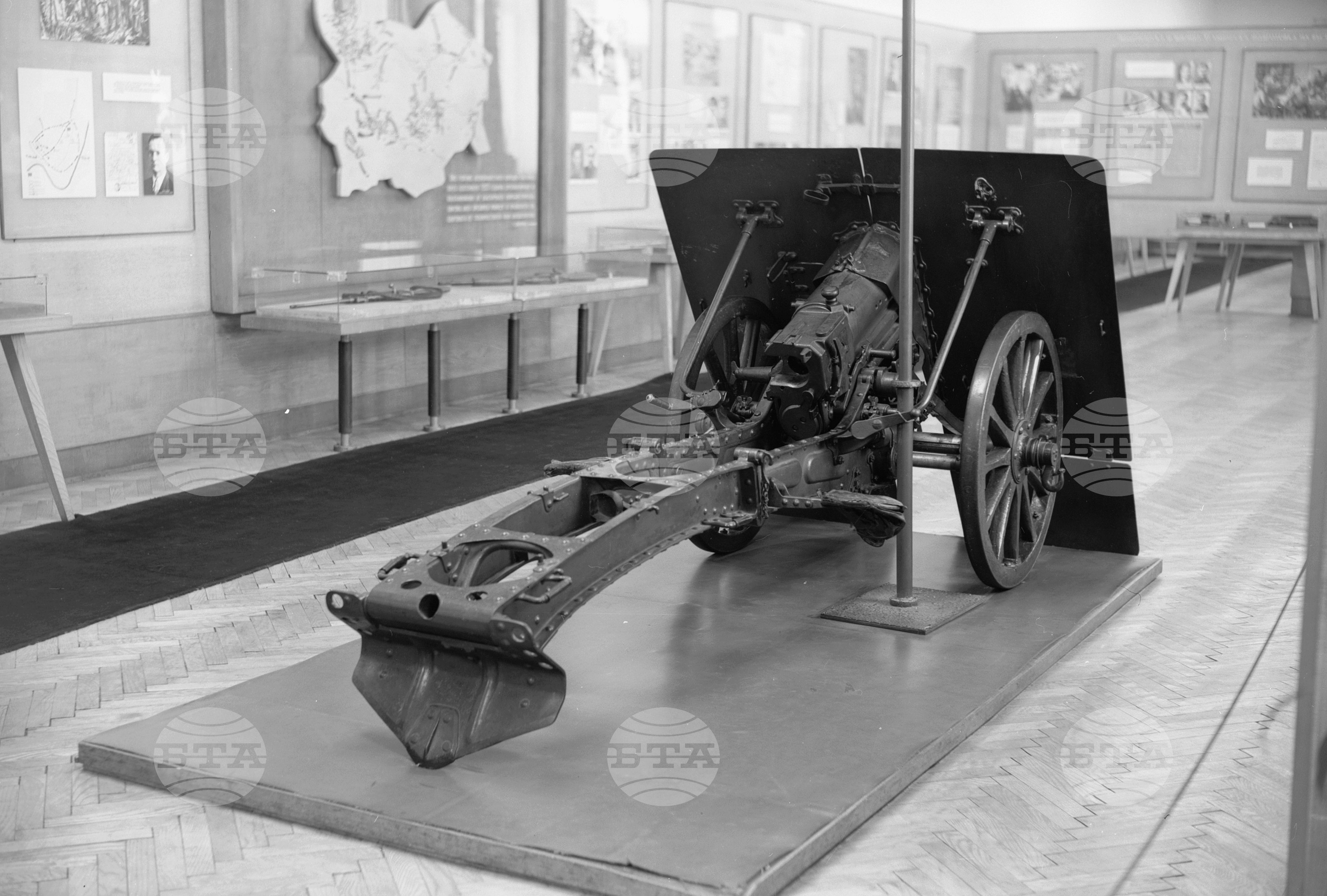 Експонати от Септемврийското въоръжено въстание - 1963