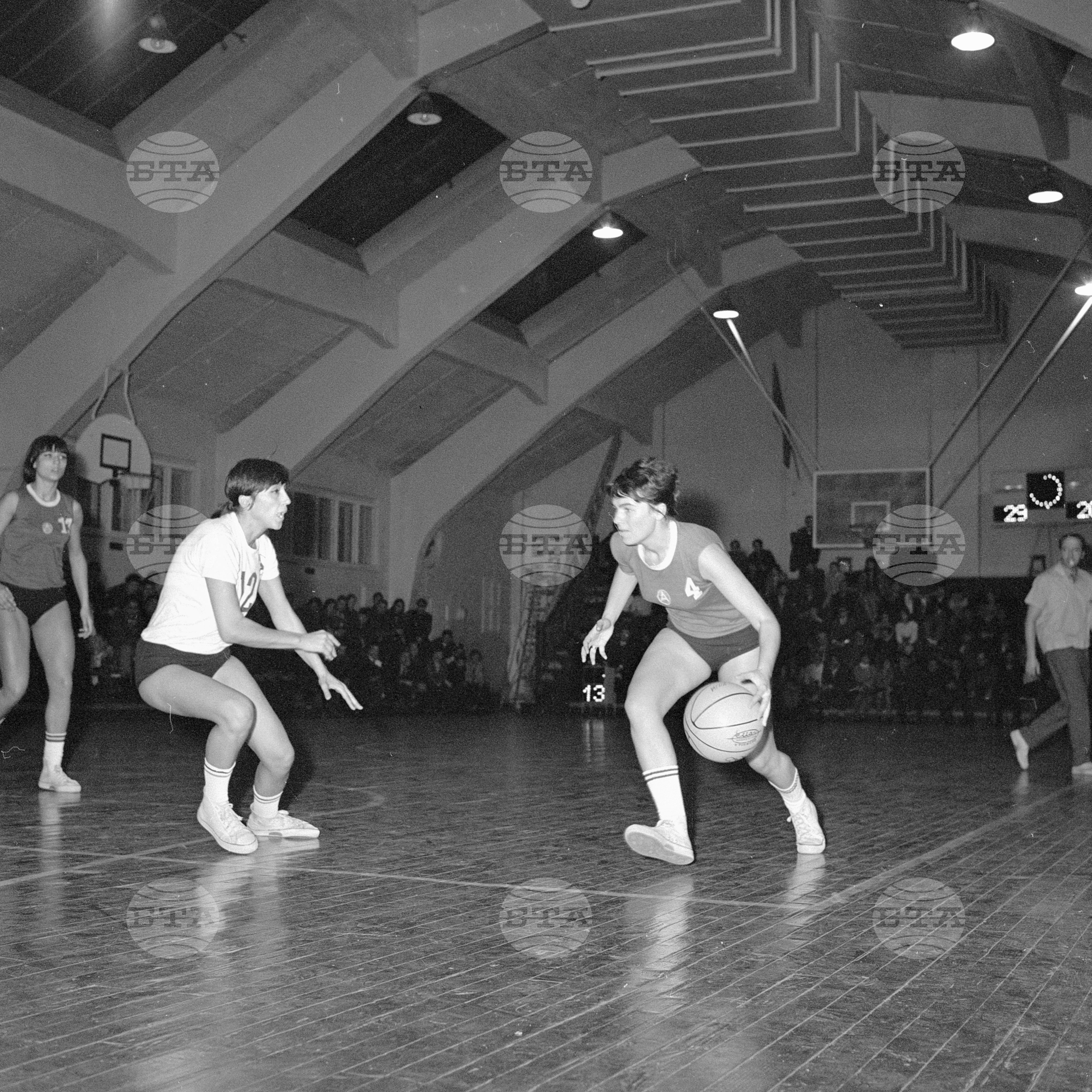 Републиканско първенство по баскетбол за жени през 1971 година - "Академик" срещу "Славия" (60:81)