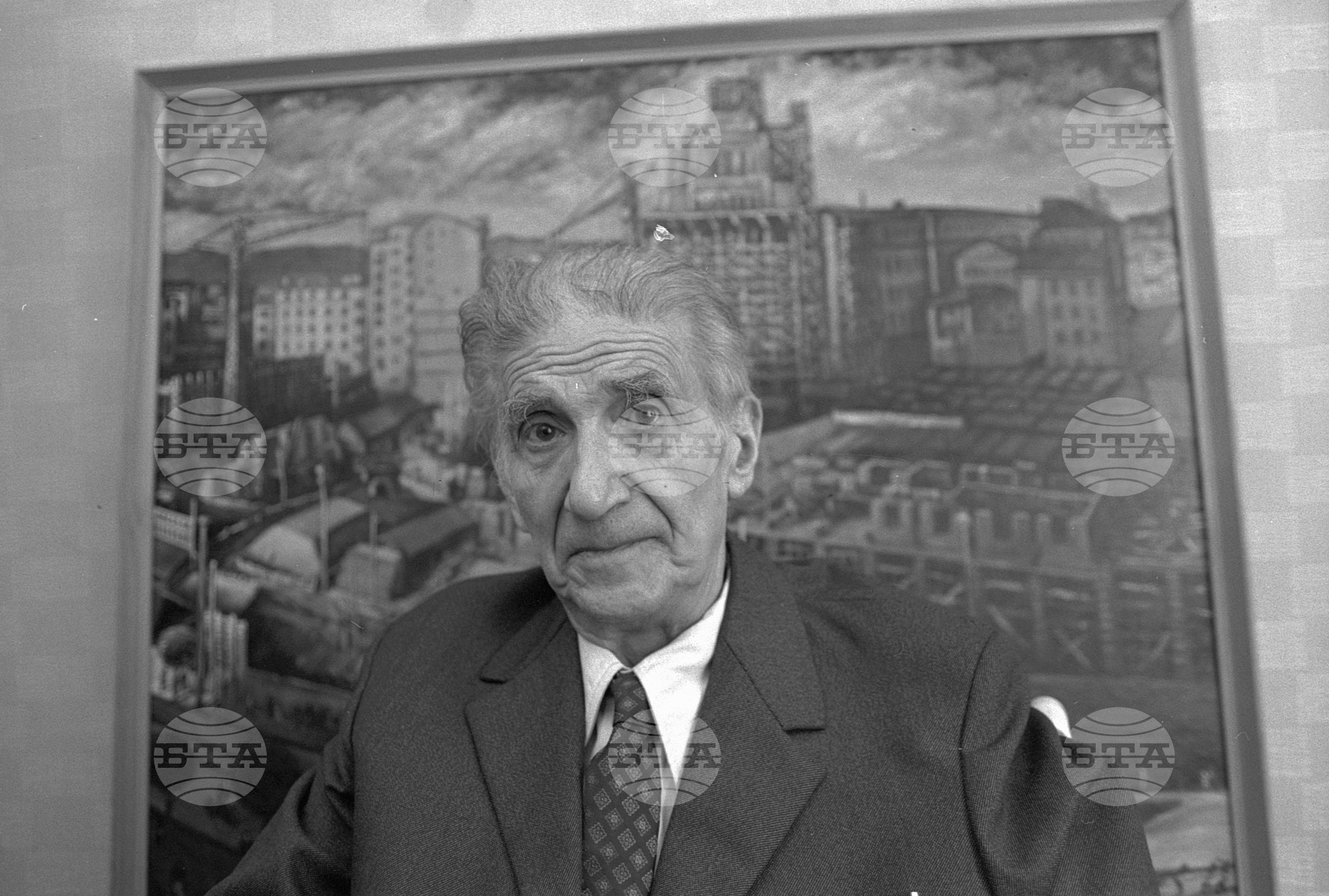 Народният художник Цанко Лавренов