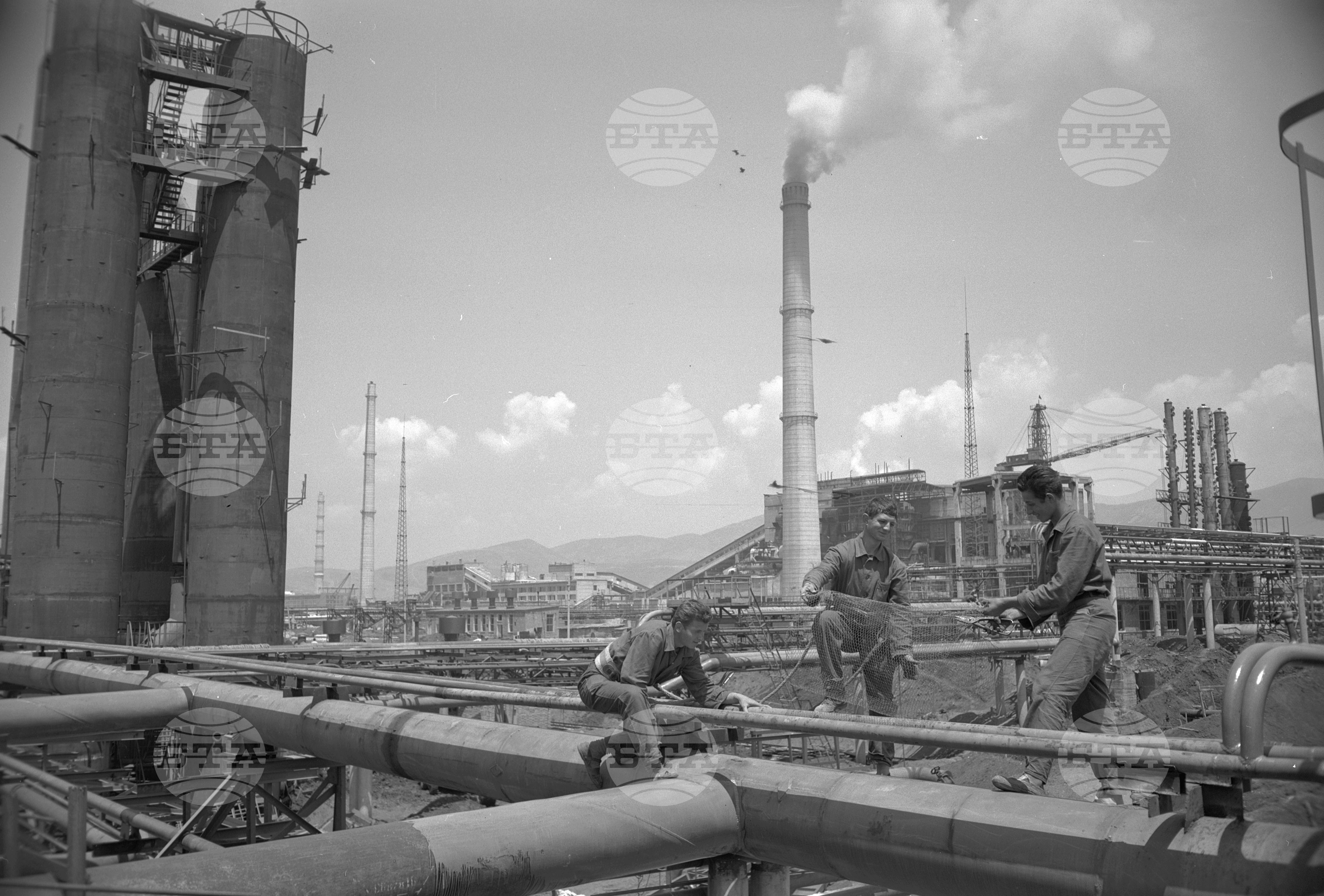 На строежа на Кремиковския металургичен комбинат - 1963