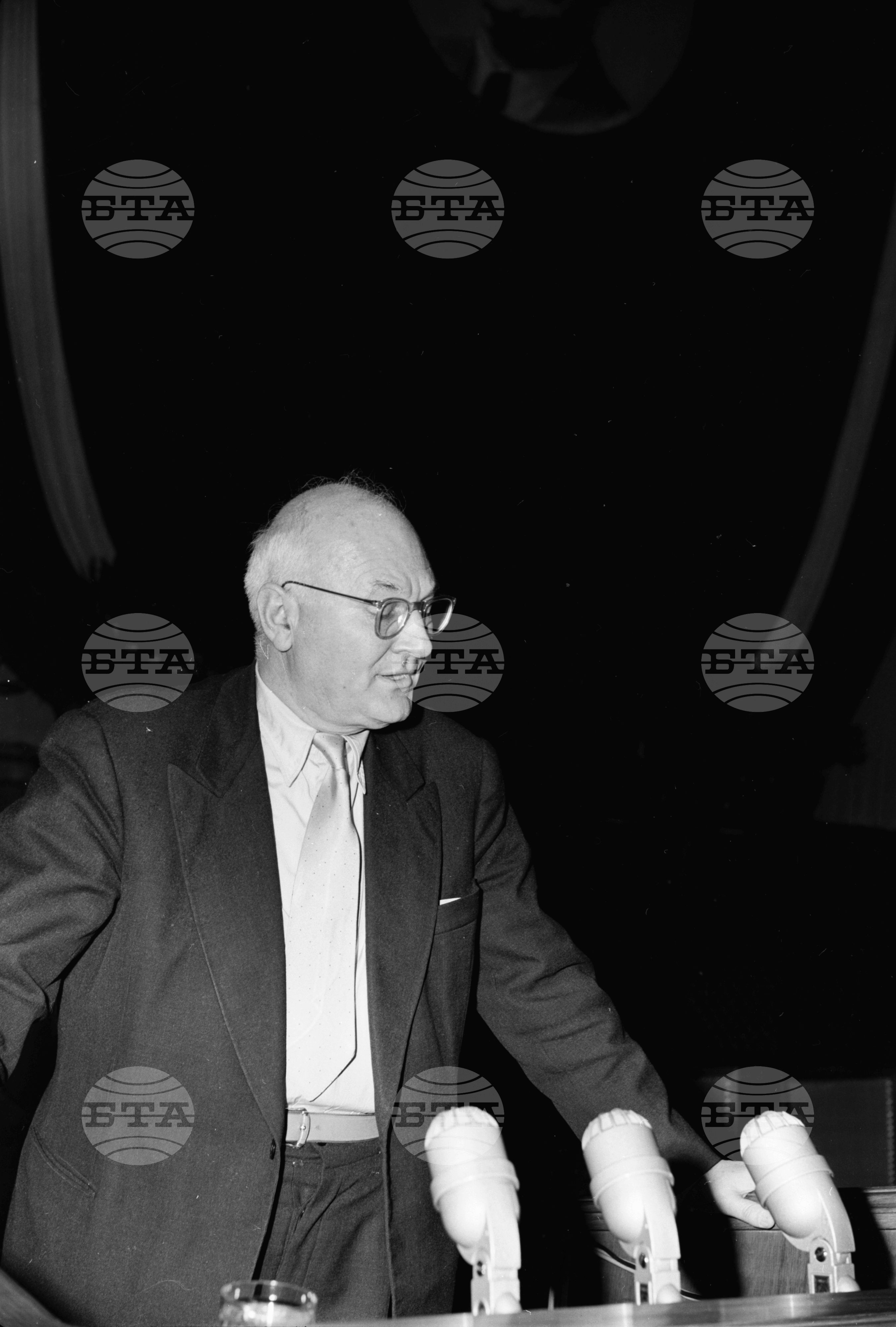 Среща на членовете на Софийският градски комитет на БКП (Българска комунистическа партия) с комунистите от комсомолския набор