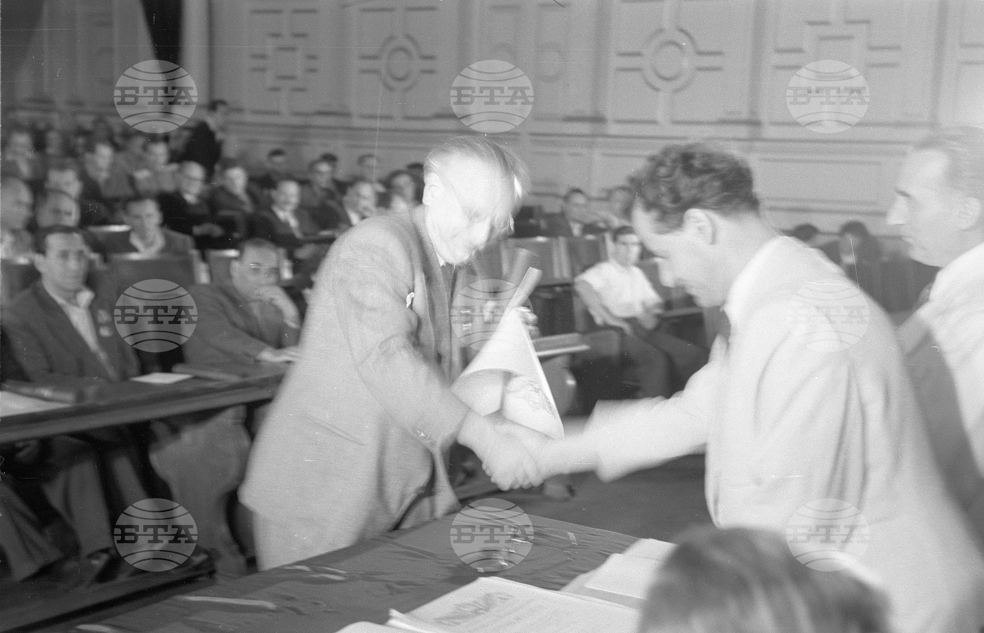 Връчване на Димитровски награди на лауреатите за 1951 година