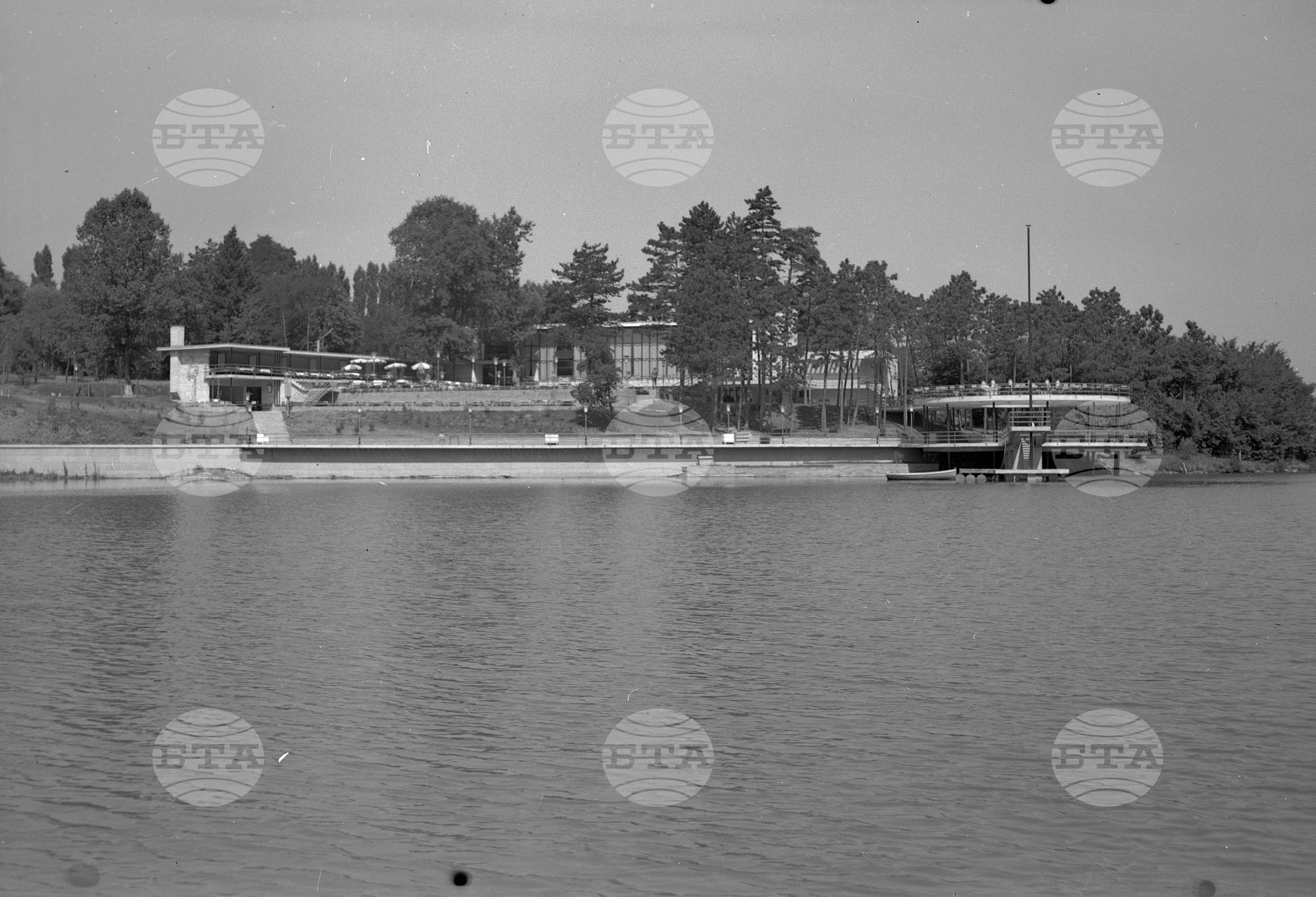Новият ресторант "Лебед" край Панчаревското езеро част 2
