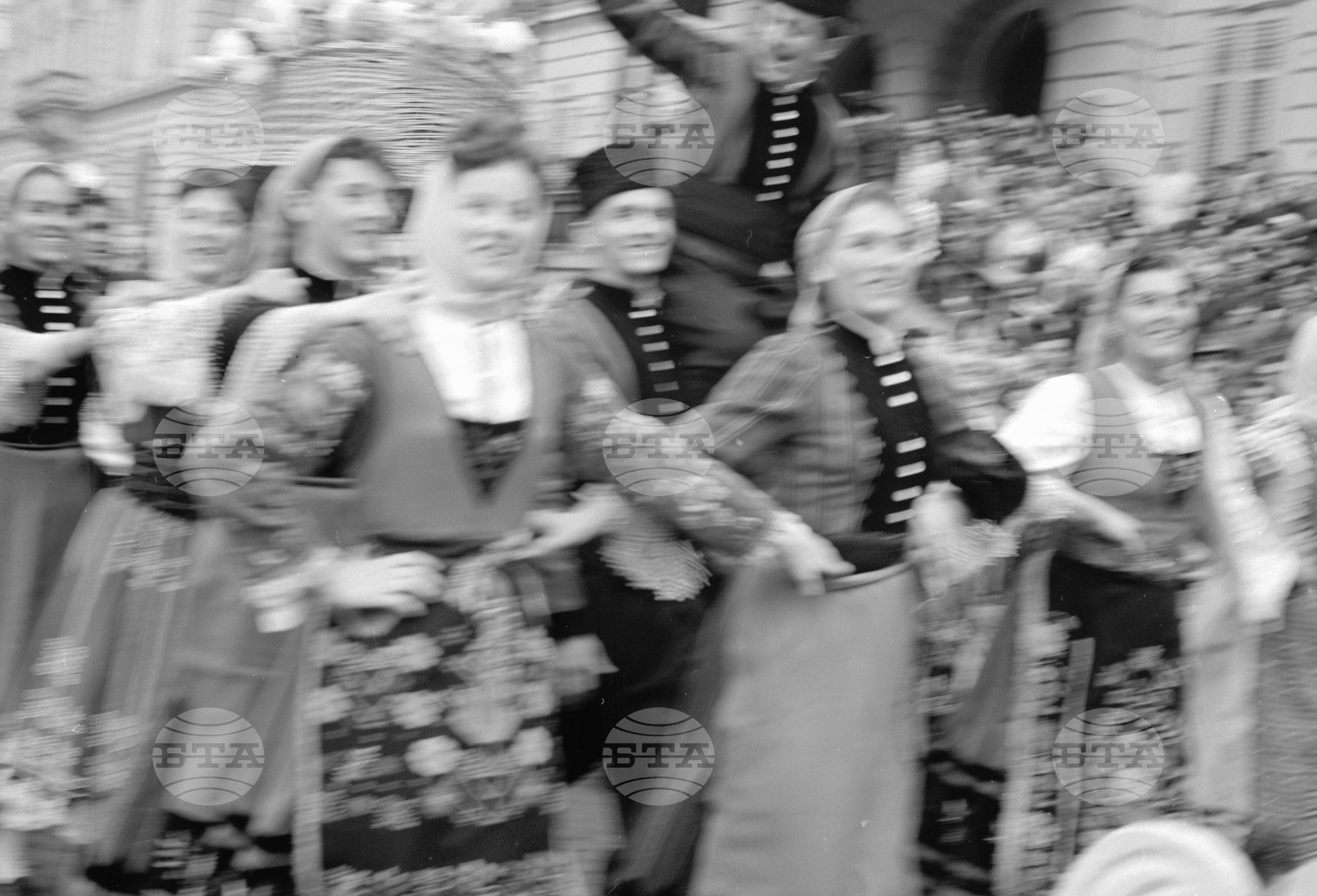 Възторжена манифестация на софийските трудещи се по случай 45-годишнината на Великата октомврийска социалистическа революция част 2