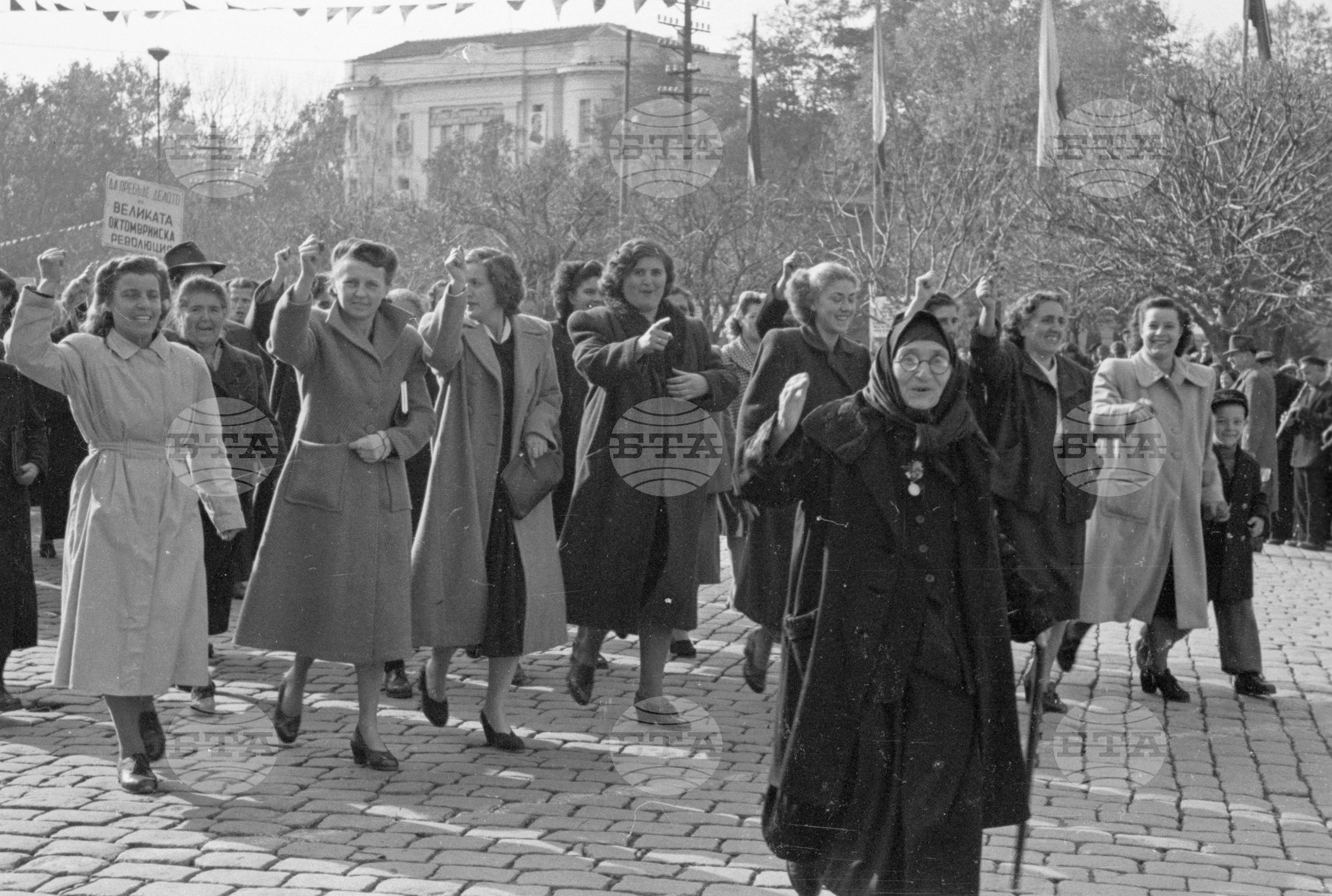 Тържества и празнична манифестация за Великата октомврийска революция 1951 год