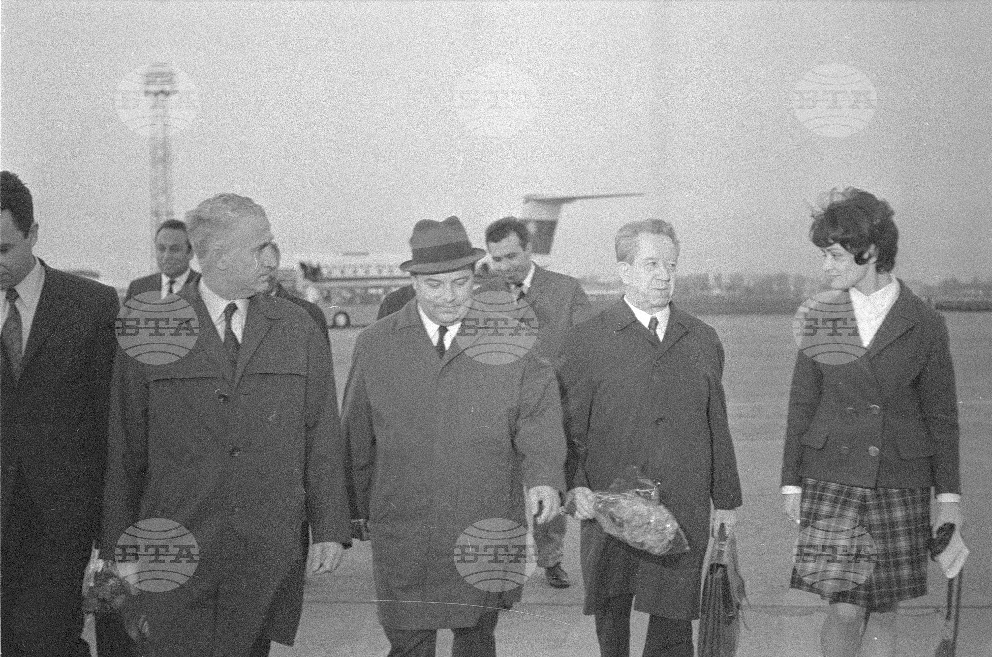 Посрещане на делегации от други държави на летище София