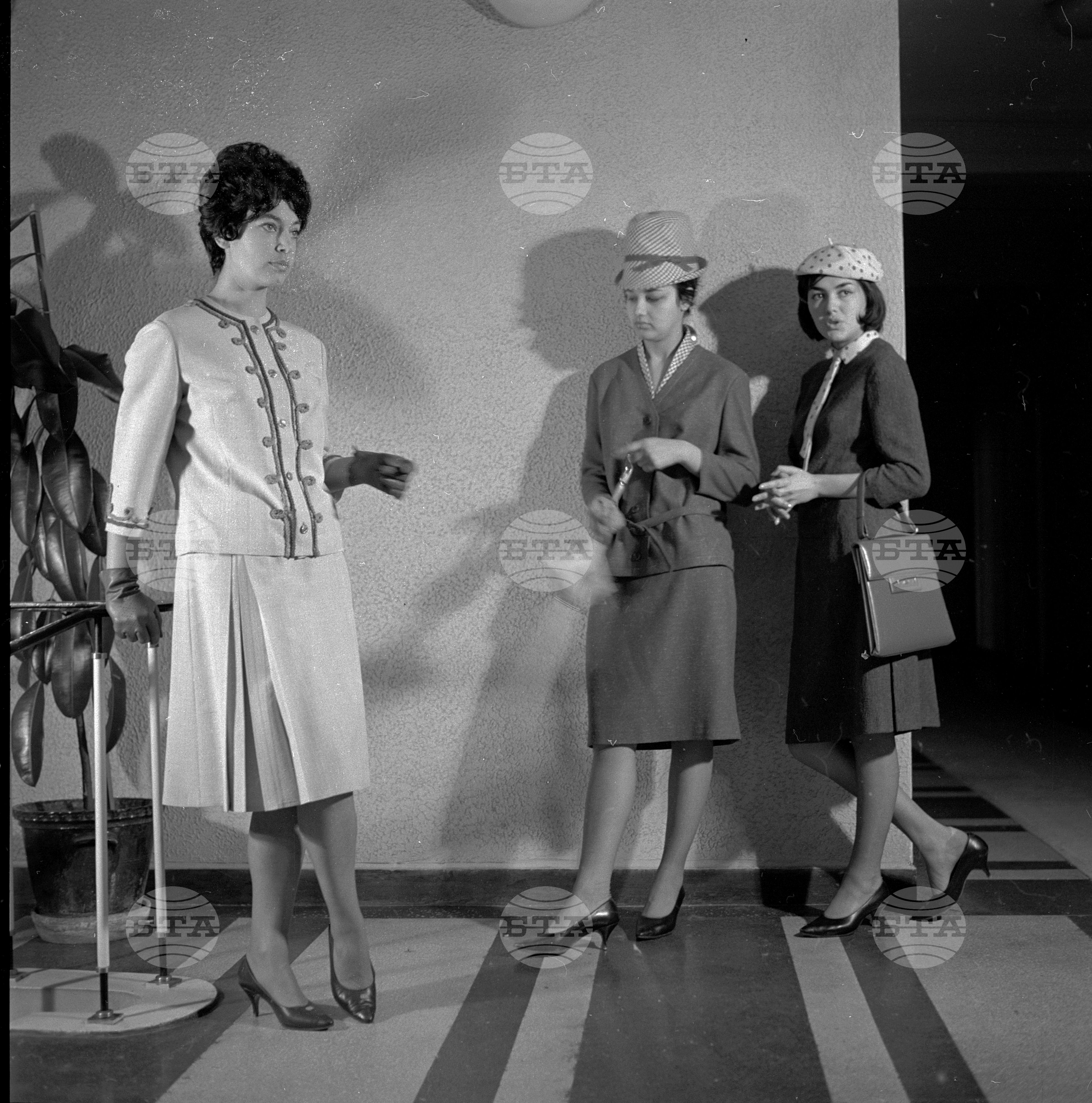 Дамско модно облекло за 1963 година