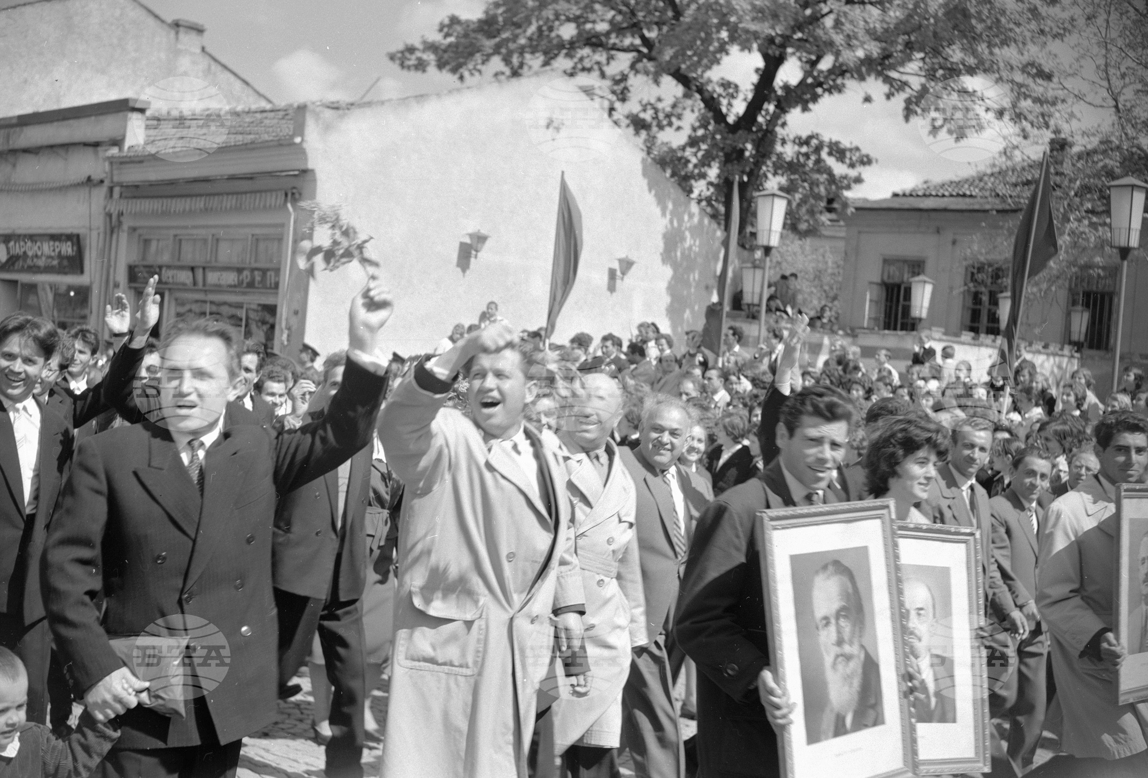 Първомайската манифестация на трудещите се в Плевен 1962г. част 3