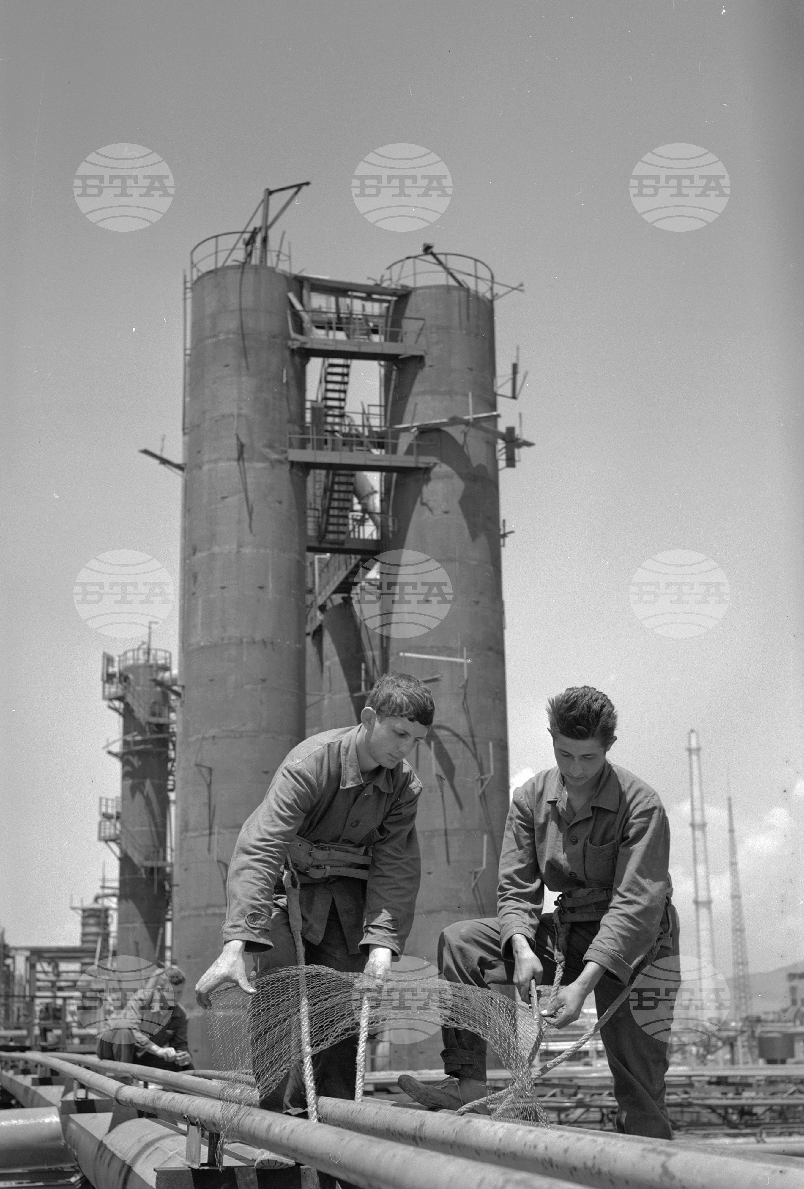 На строежа на Кремиковския металургичен комбинат - 1963