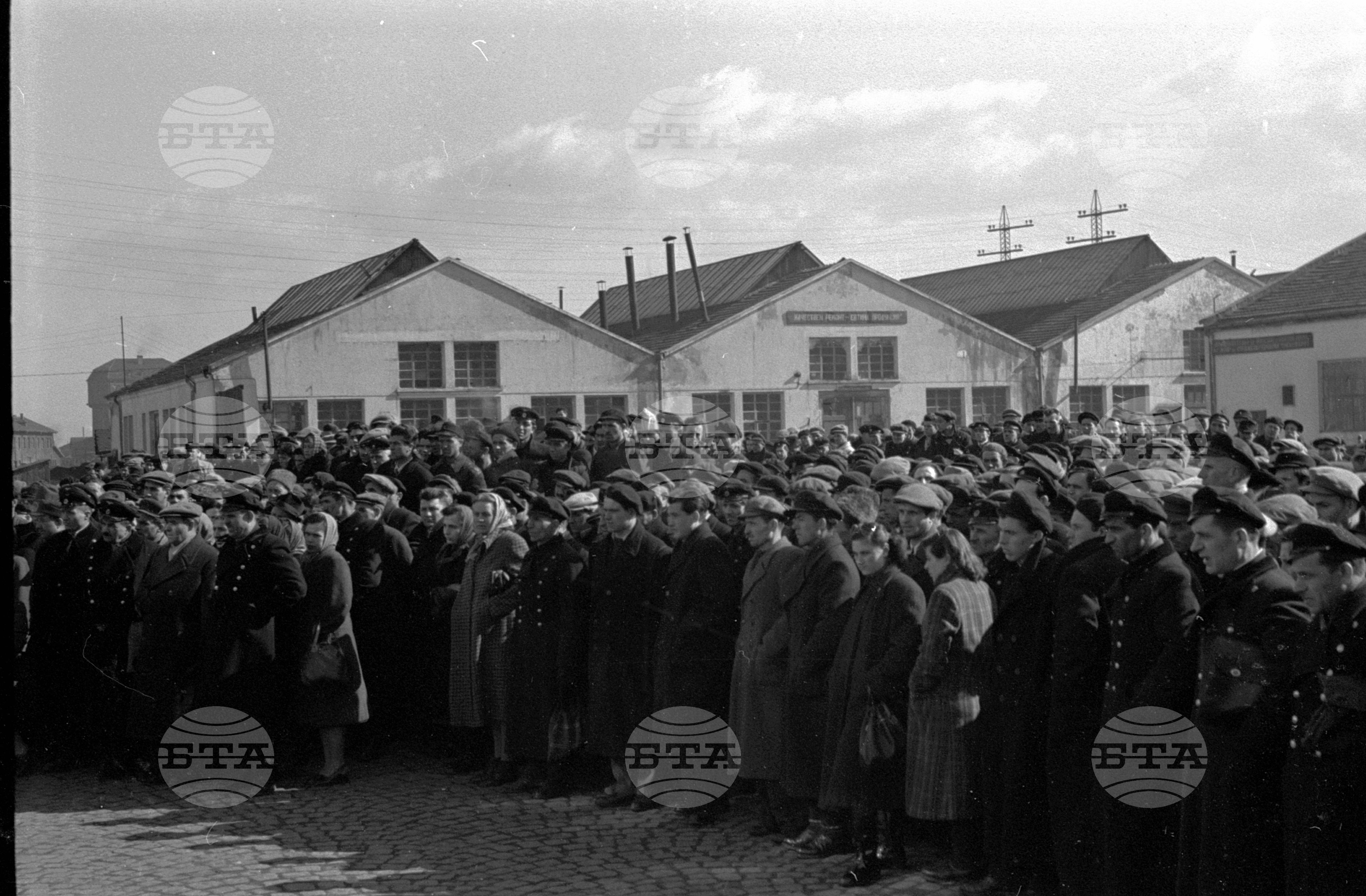 Траурен митинг по случай смъртта на Йосиф Висарионович Сталин