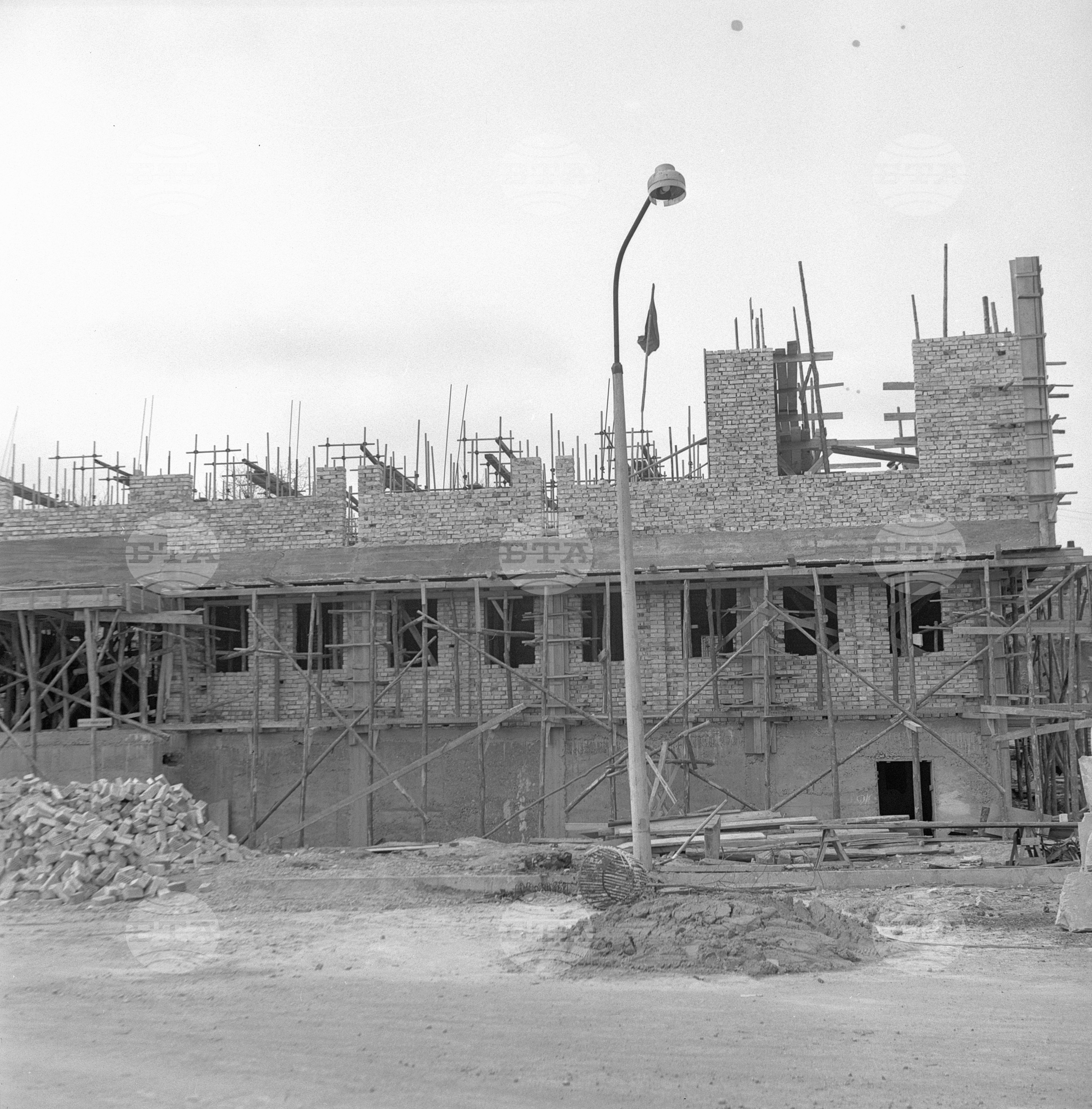 Поглед към обновеното село Лозница - Разградско
