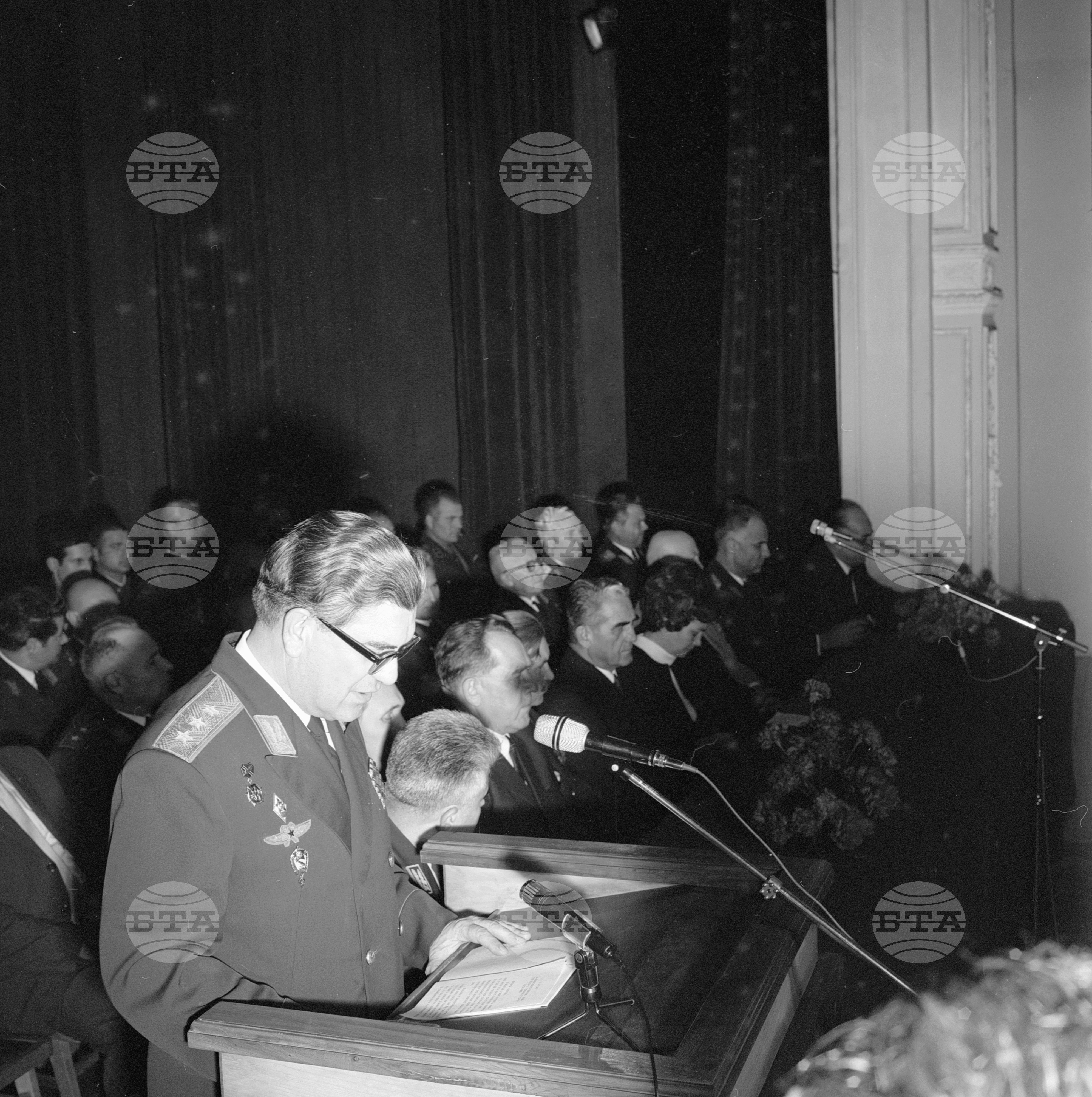 Тържествено събрание за Деня на съветската армия