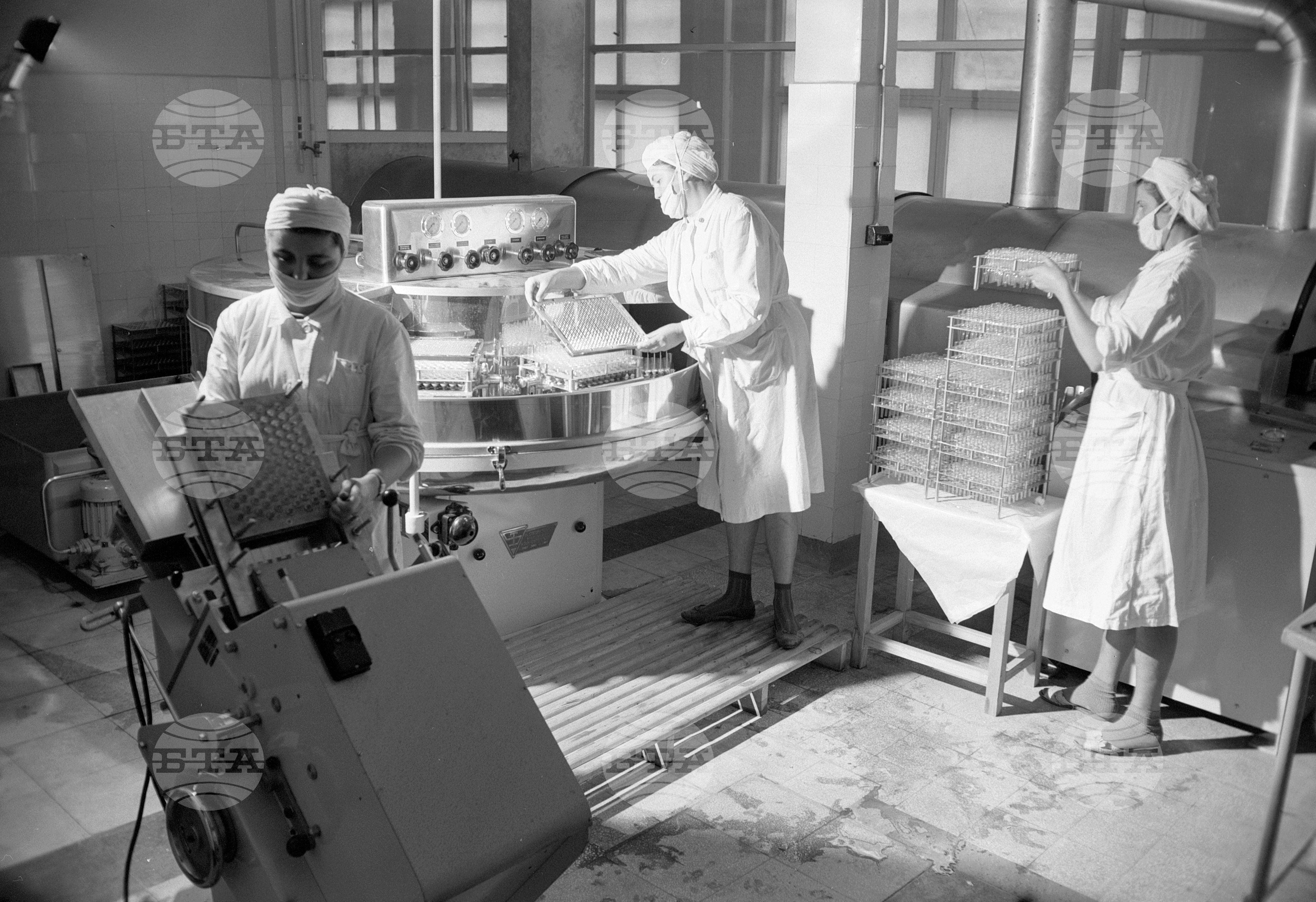 Новости в Химико-фармацевтичния завод в София 1962 година