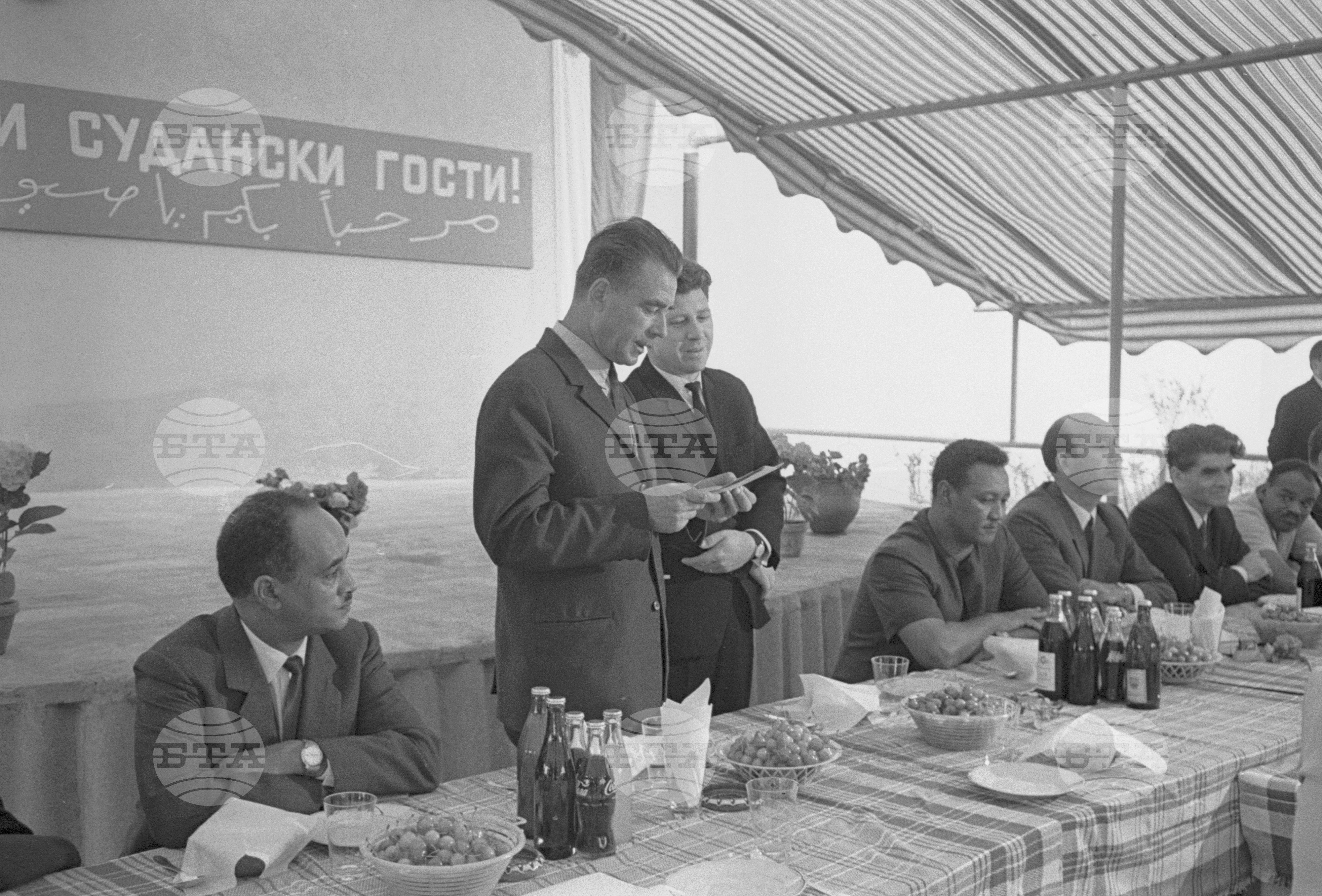 Генерал-майор Джафаар Мохамед Нимейри на посещение в България - част 4