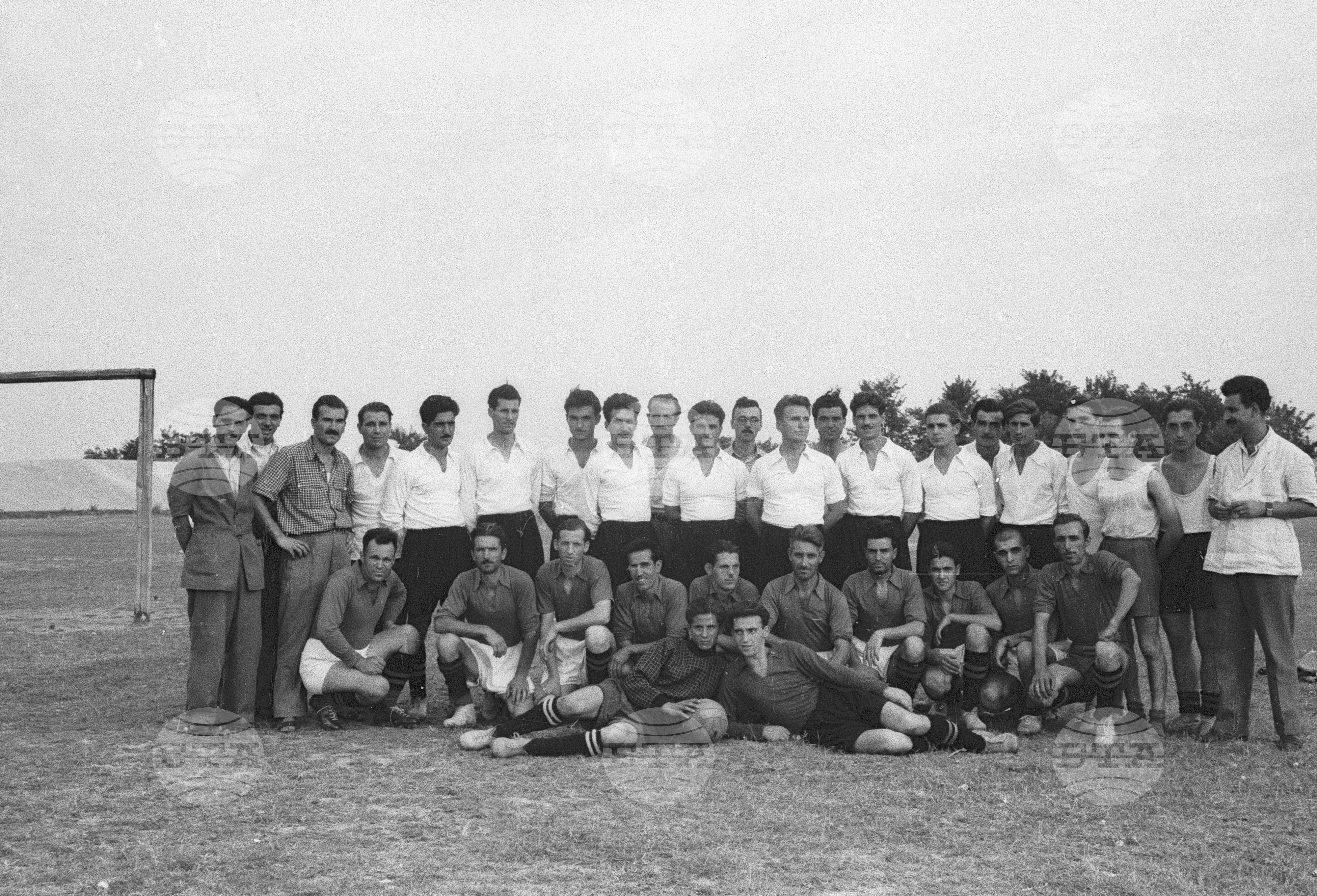 Футболна среща. Архив - Българска телеграфна агенция (БТА), 1951