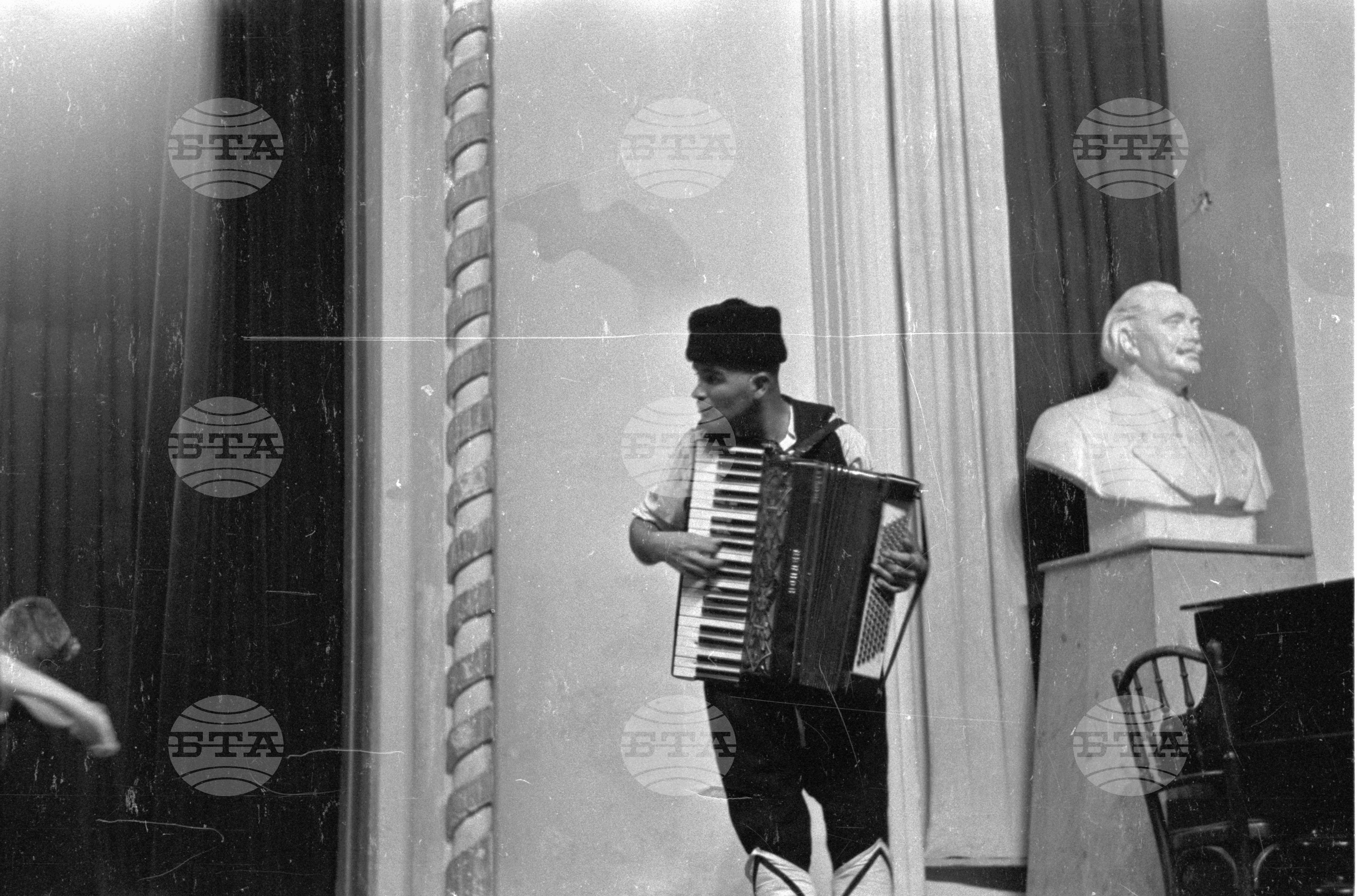 Окръжен преглед на художествената самодейност, 1951