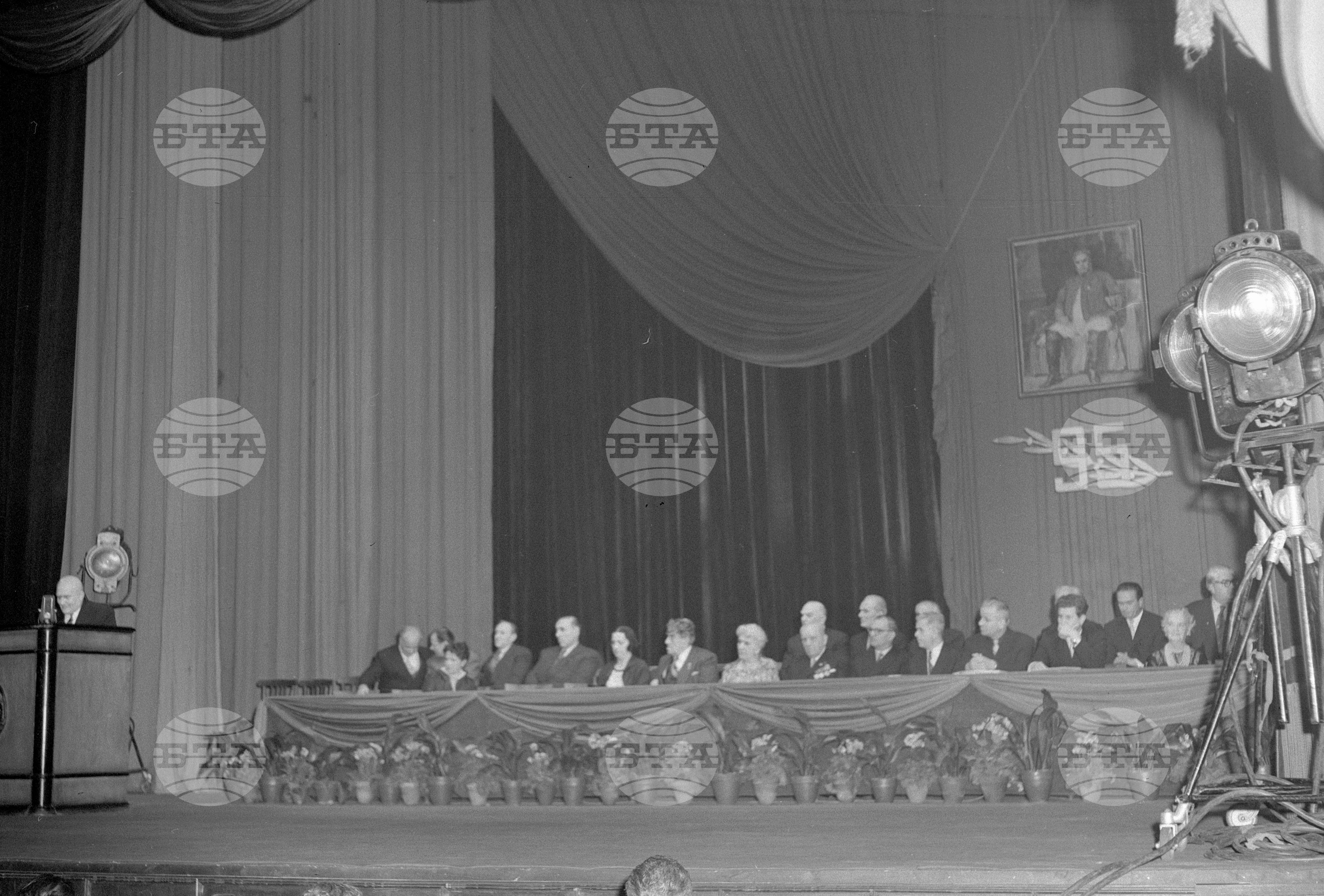 Тържествено честване 95-годишнината на народния артист Иван Попов