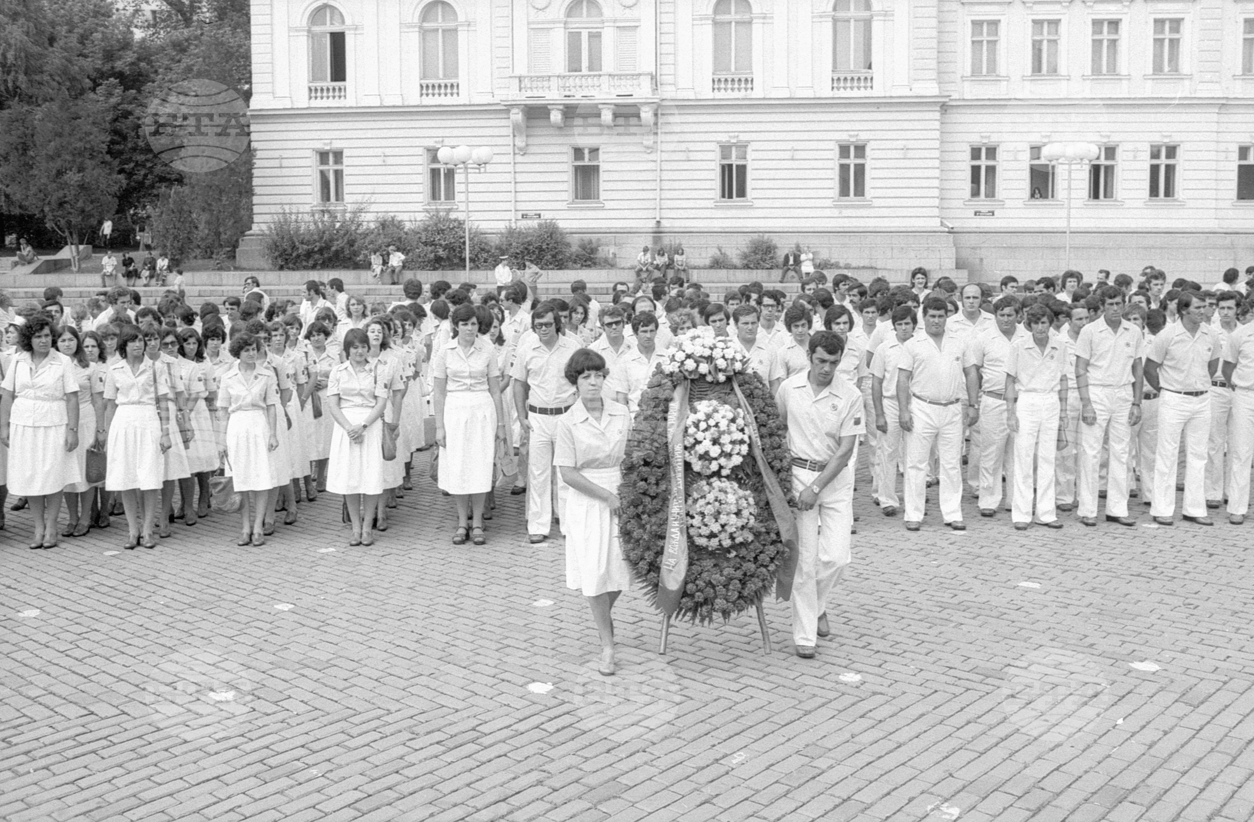 Среща на другаря Тодор Живков с делегацията за фестивала в Куба