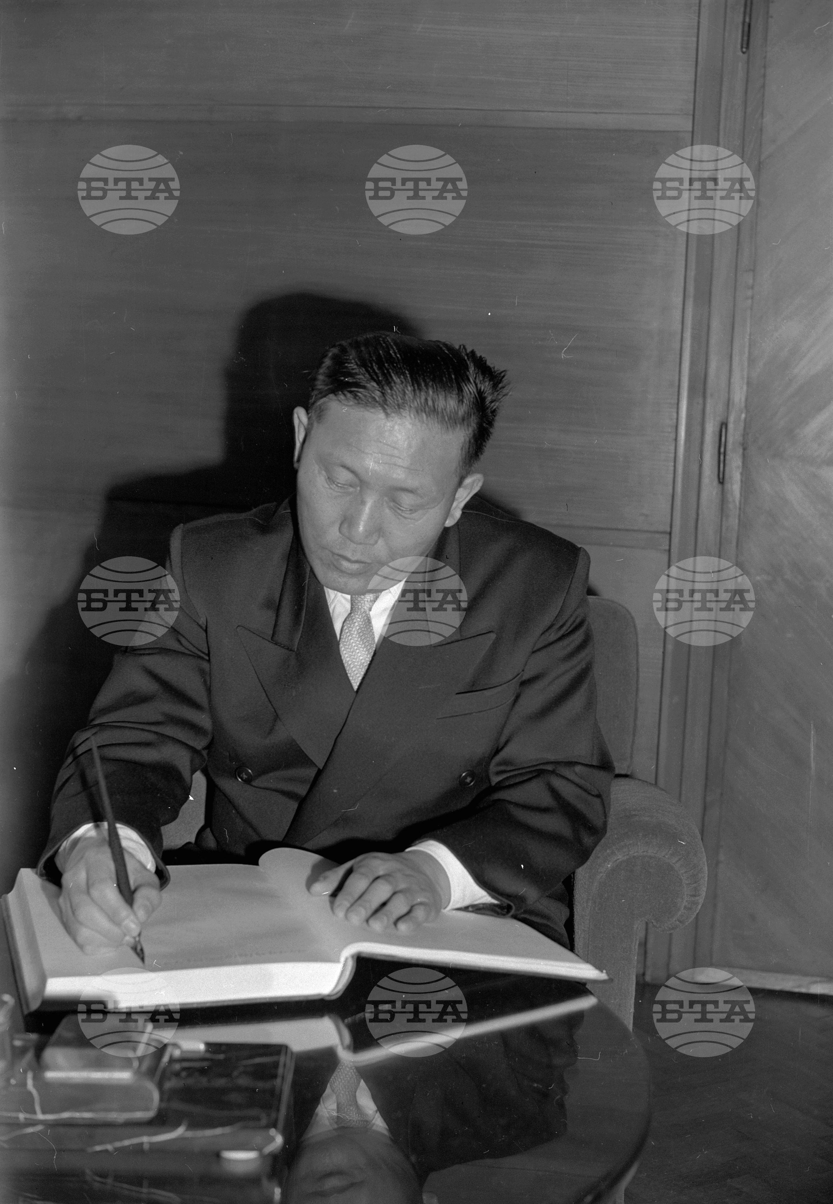В Президиума на Народното събрание - 1960 година