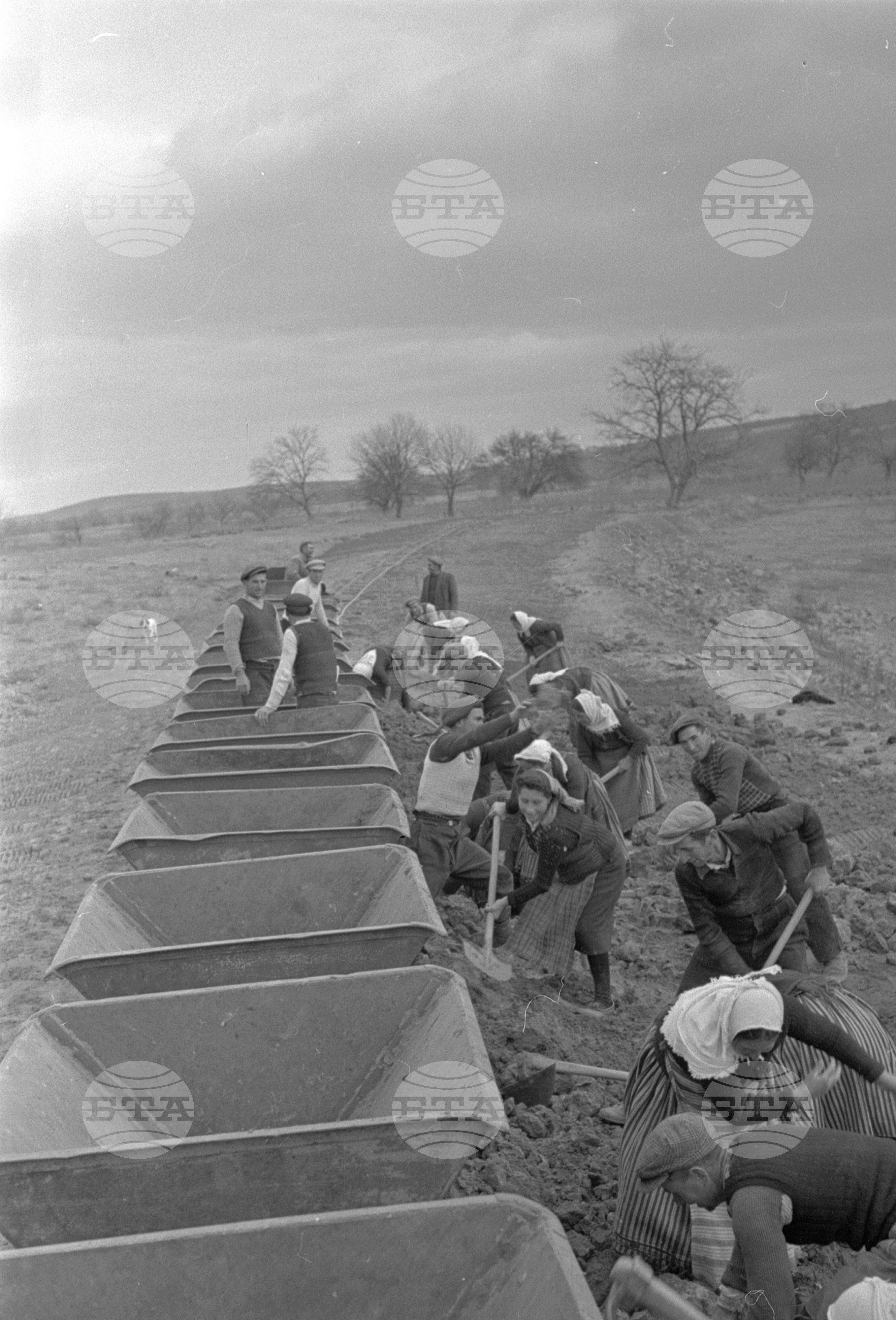 Строеж на микроязовир - 1953 година