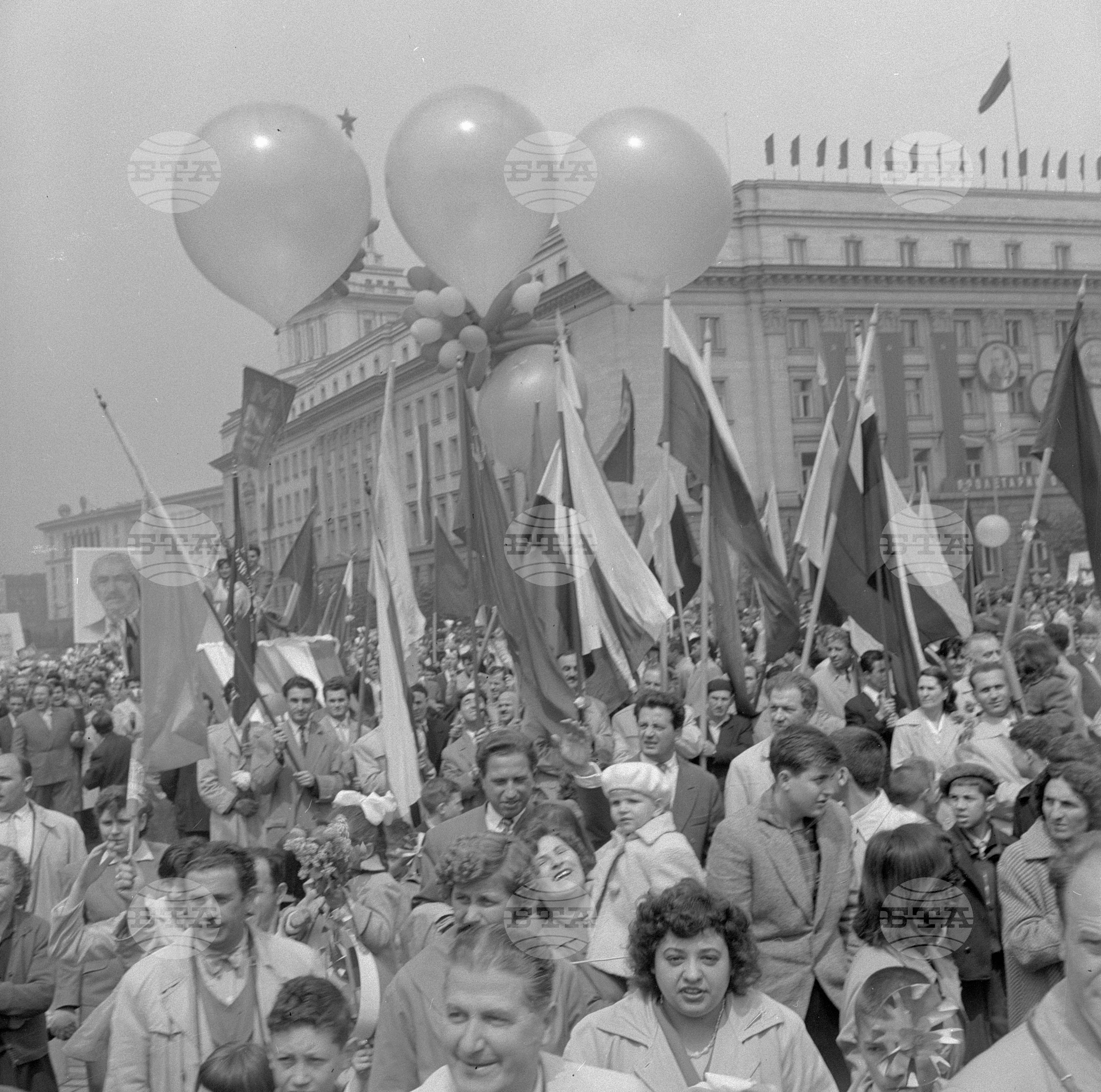 Първомайската манифестация на трудещите се в София (1961) част 2