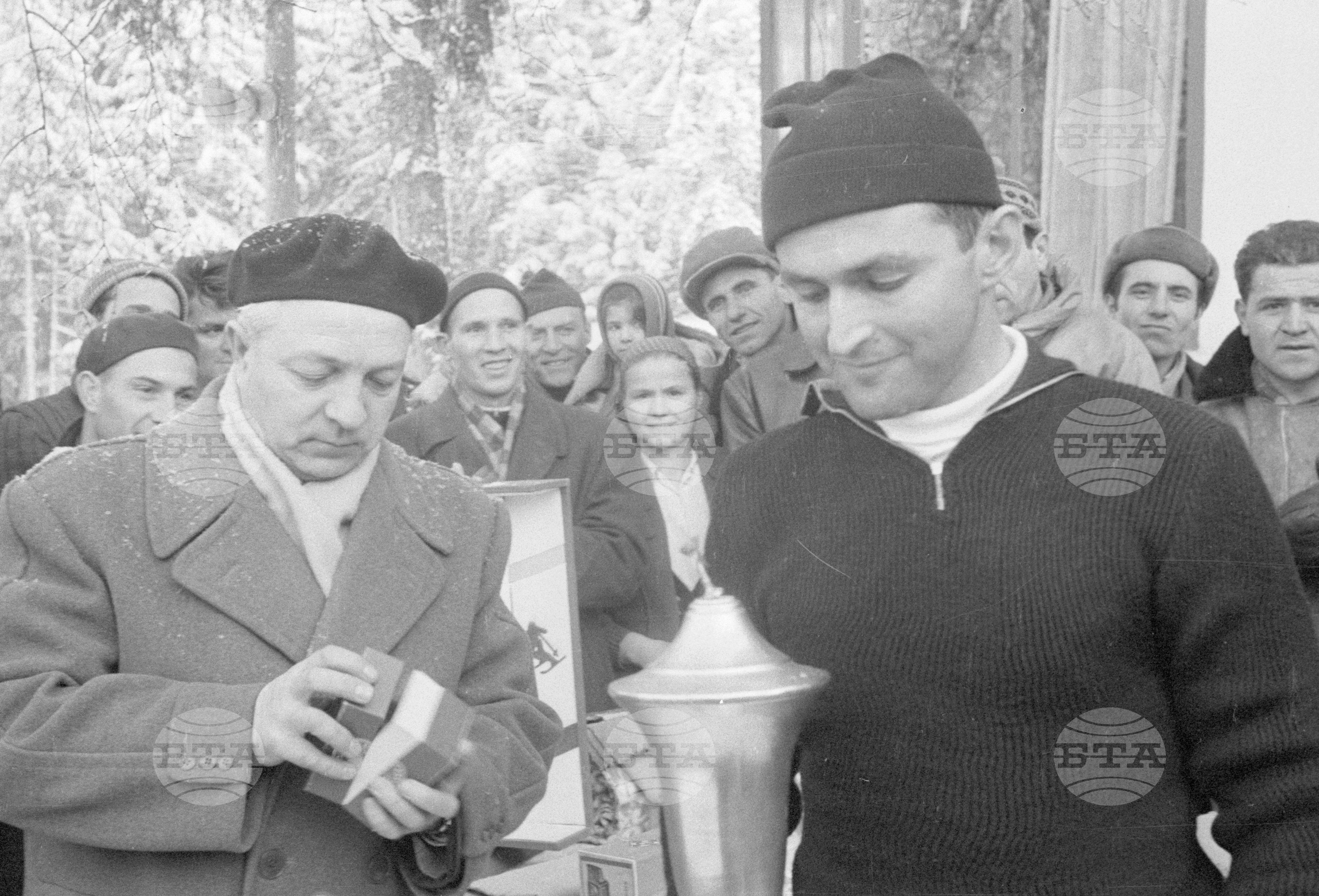 Десетите юбилейни ски състезания за купата на вестник "Отечествен фронт"