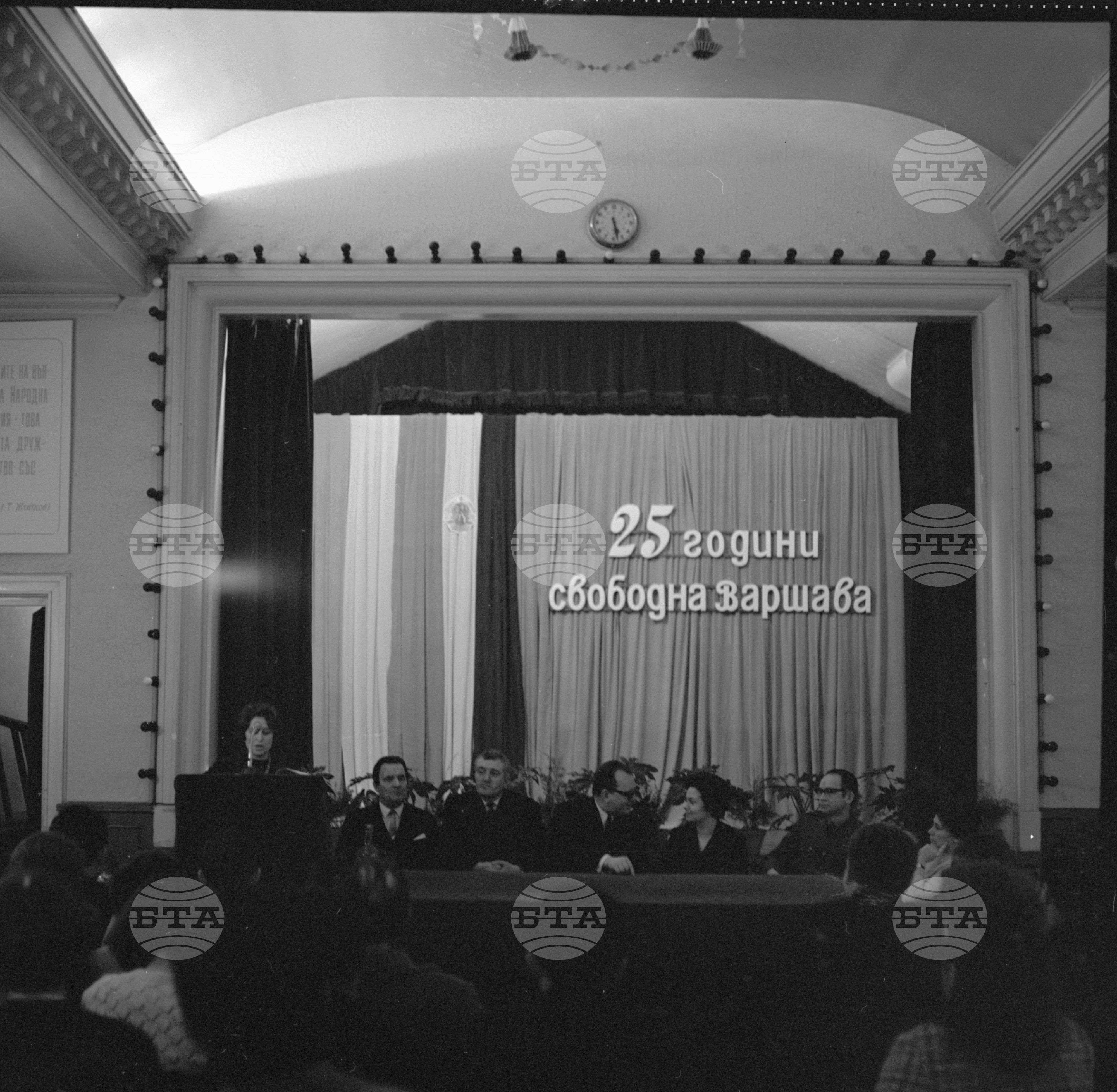 25 години свободна Варшава