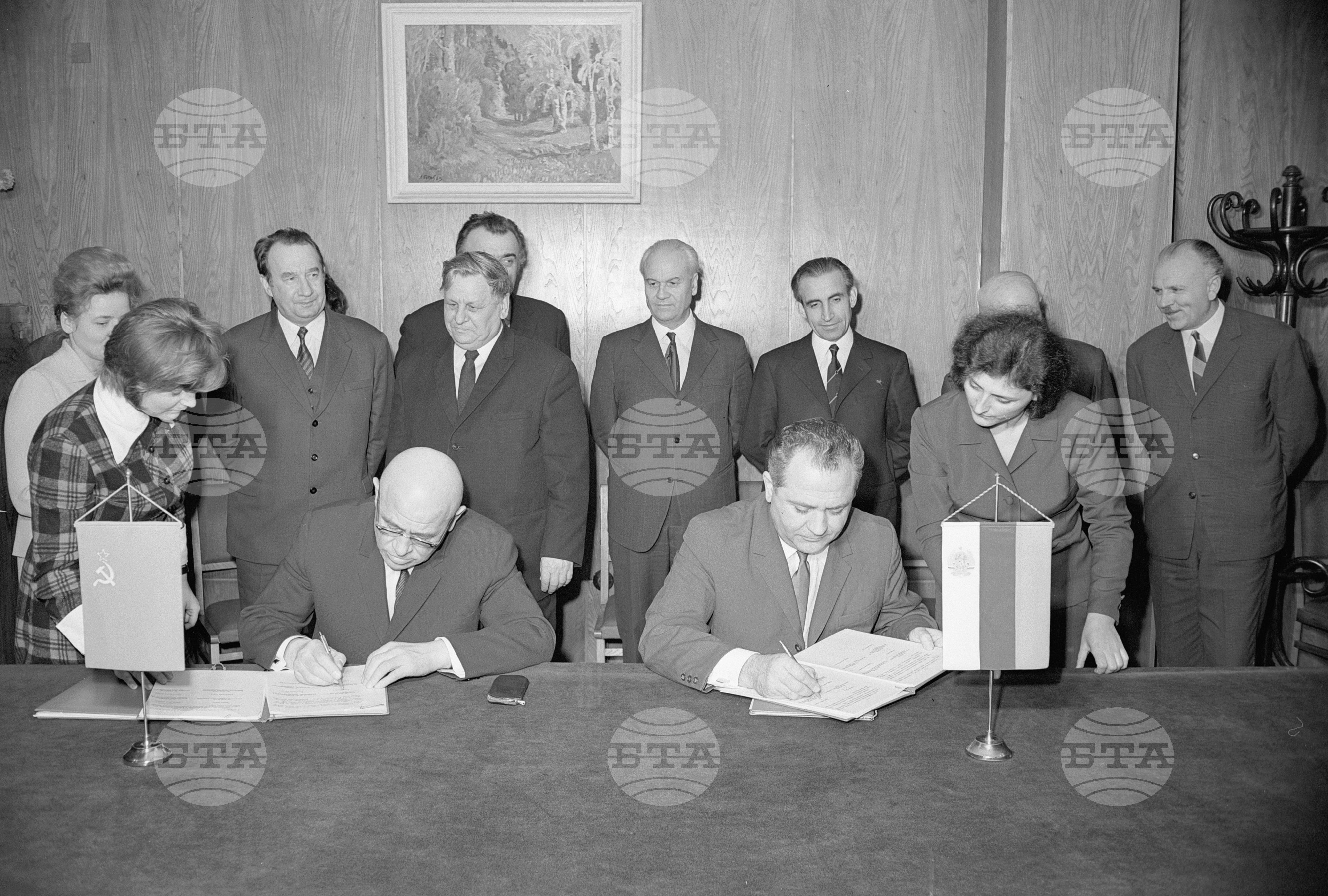 Подписване на протоколи между СССР и НРБ