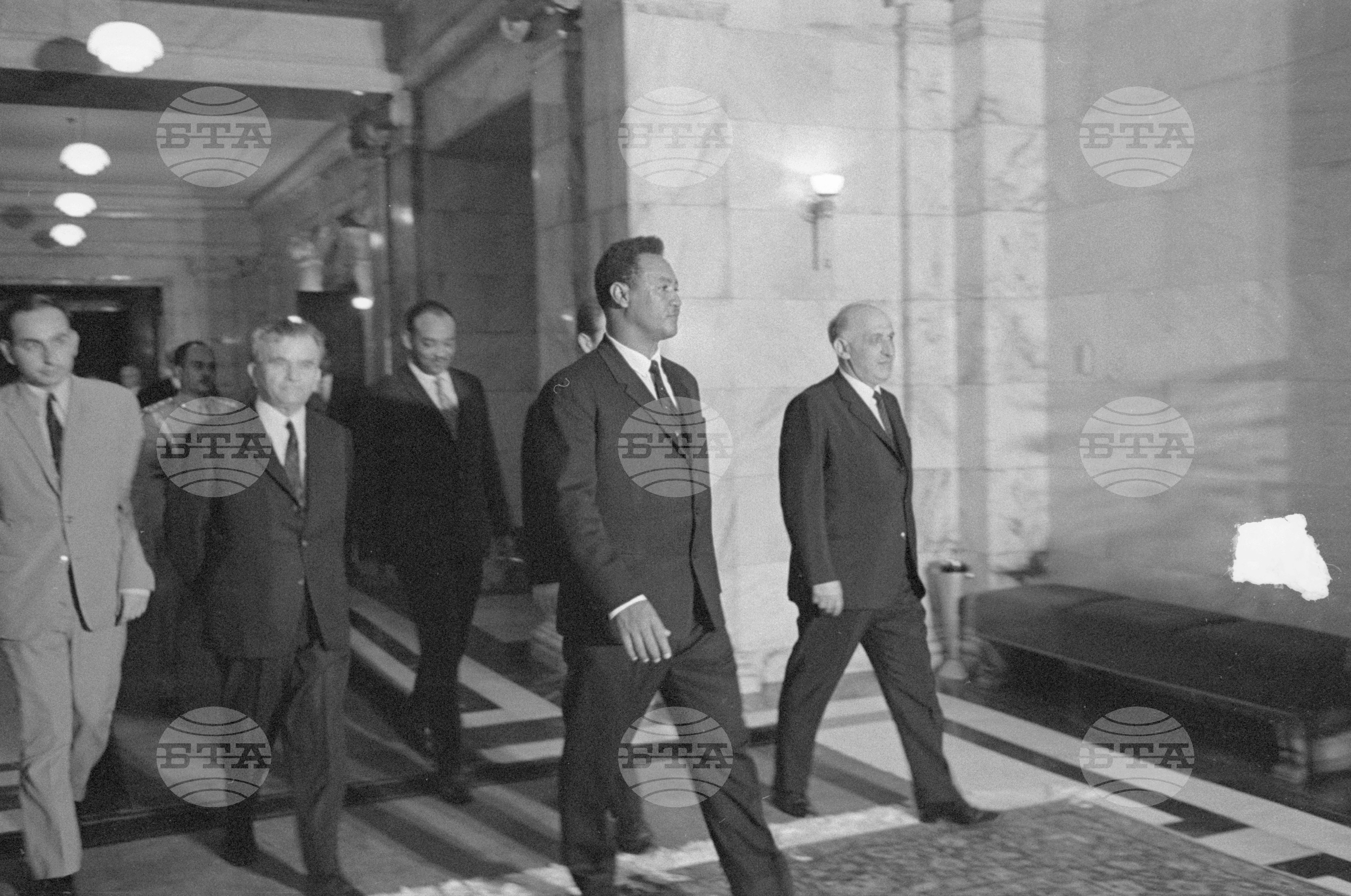 Генерал-майор Джафаар Мохамед Нимейри на посещение в България - част 3
