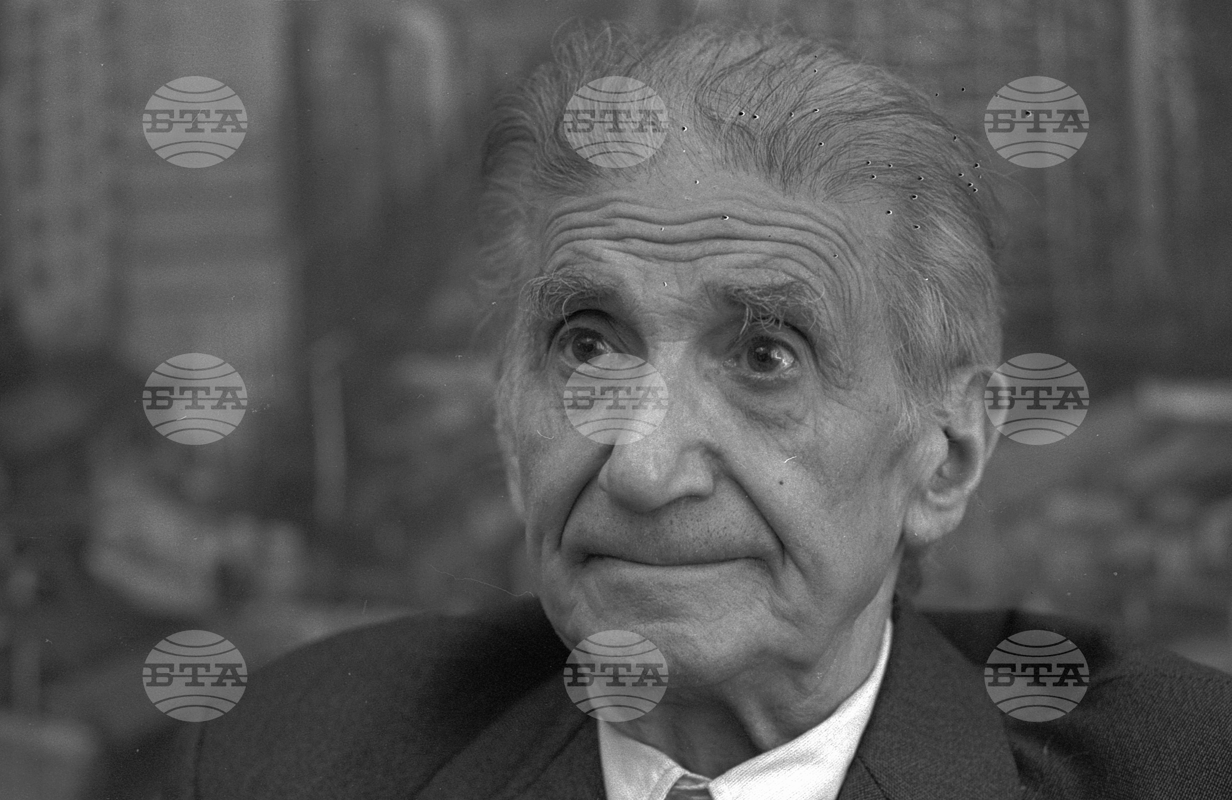 Народният художник Цанко Лавренов