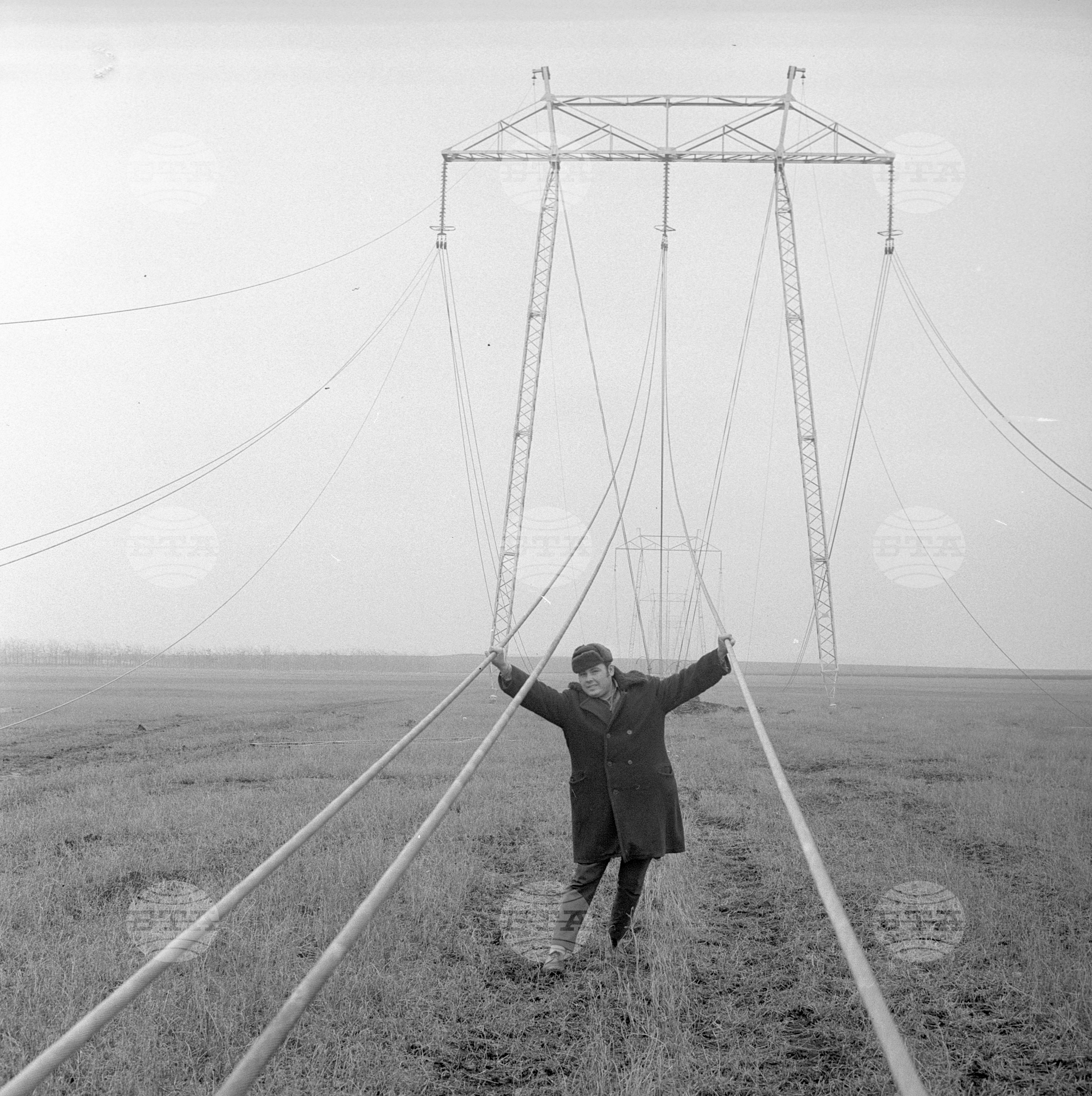 Строи се електропровода на дружбата - 1970 година