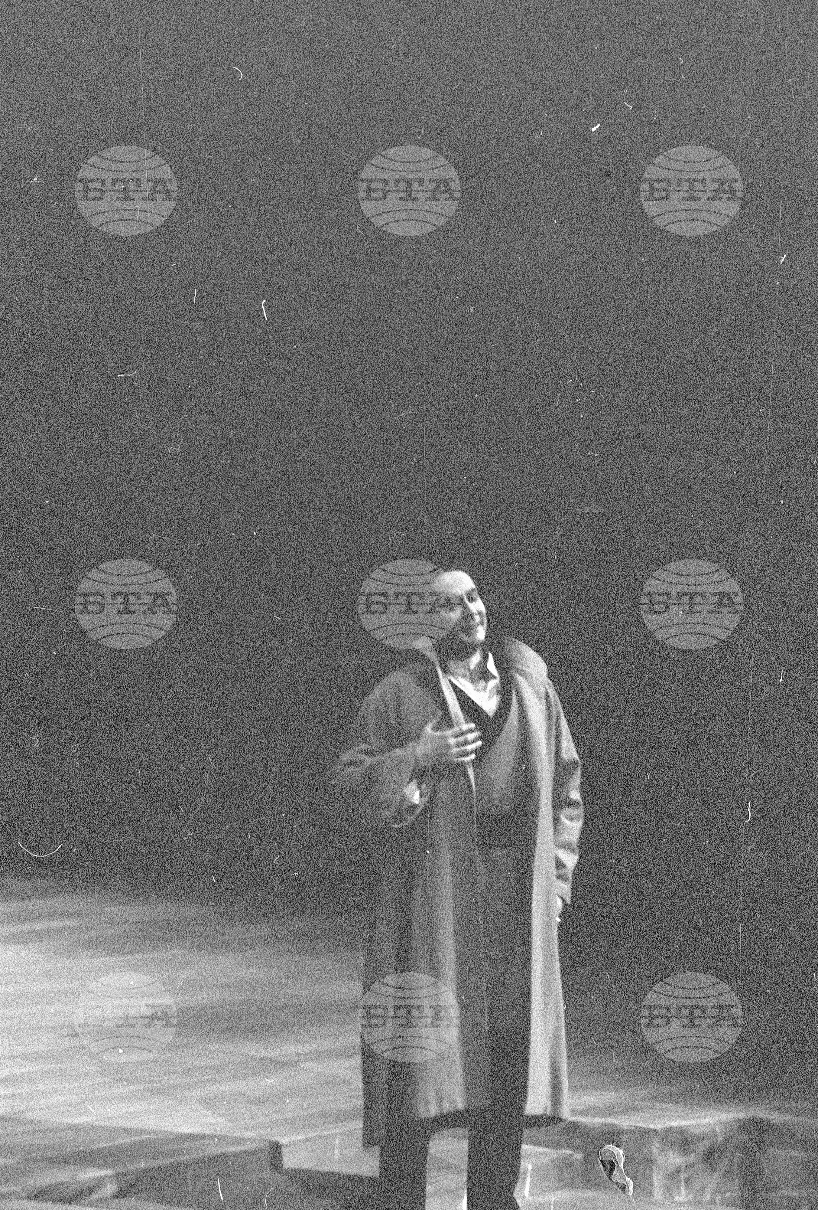 Николай Гюзелев в "Зографът Захари" - Част 1