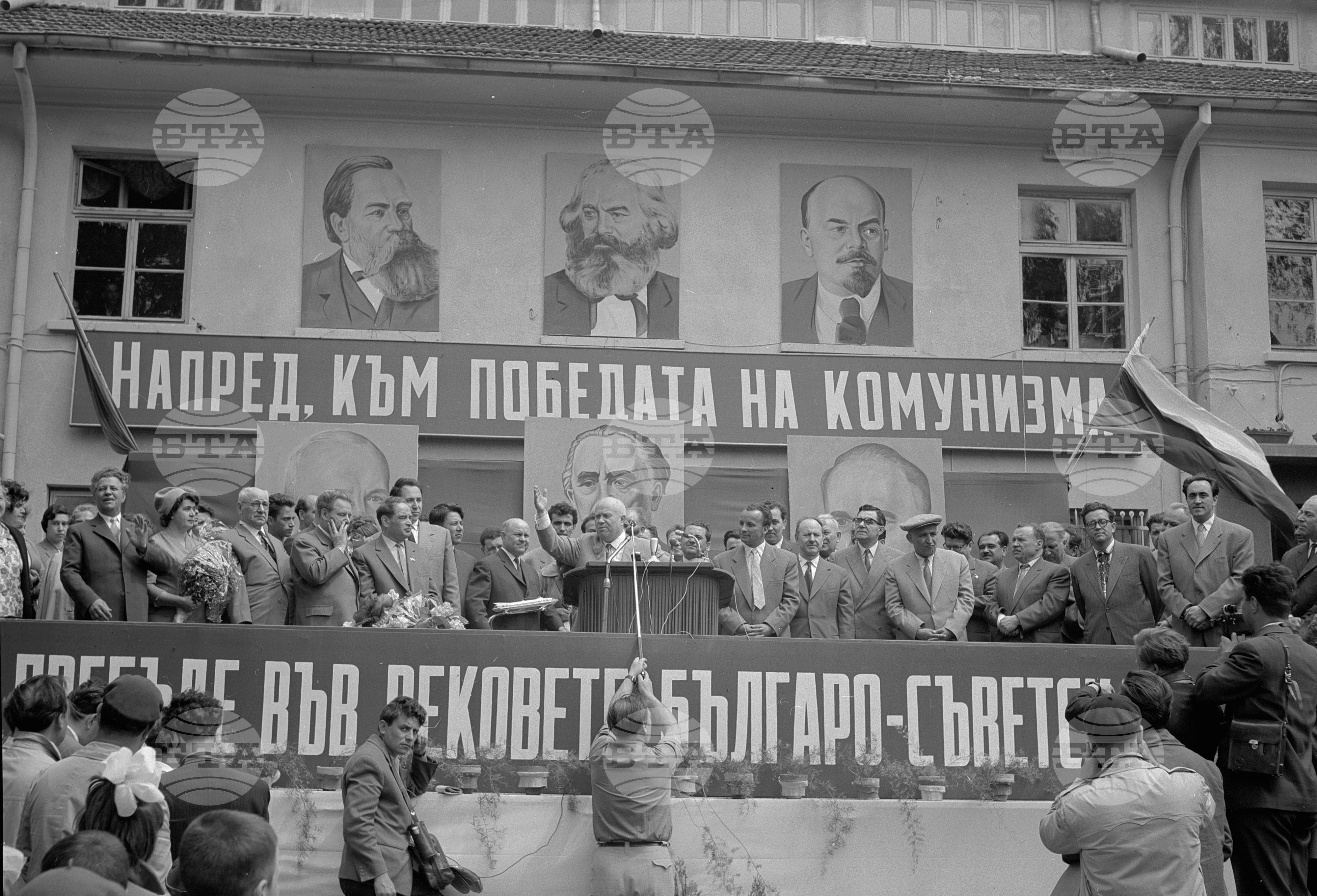 Посещение на Съветската партийно-правителствена делегация в корабостроителния и кораборемонтния завод "Георги Димитров" Варна част 2