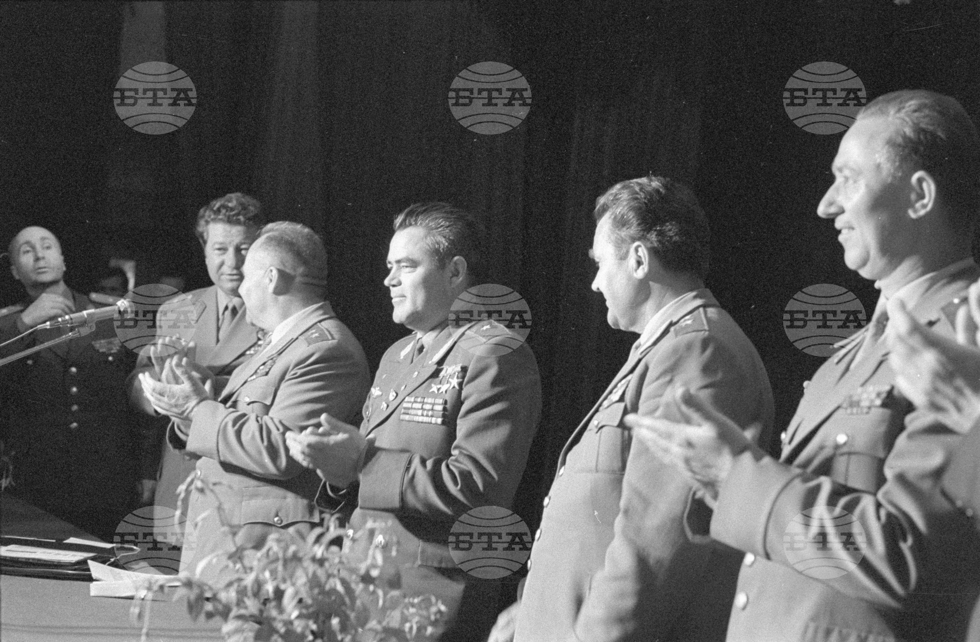 Съпрузите-космонавти от СССР Валентина Терешкова и съпругът ѝ - генерал-майор Адриян Николаев, гостуват в България
