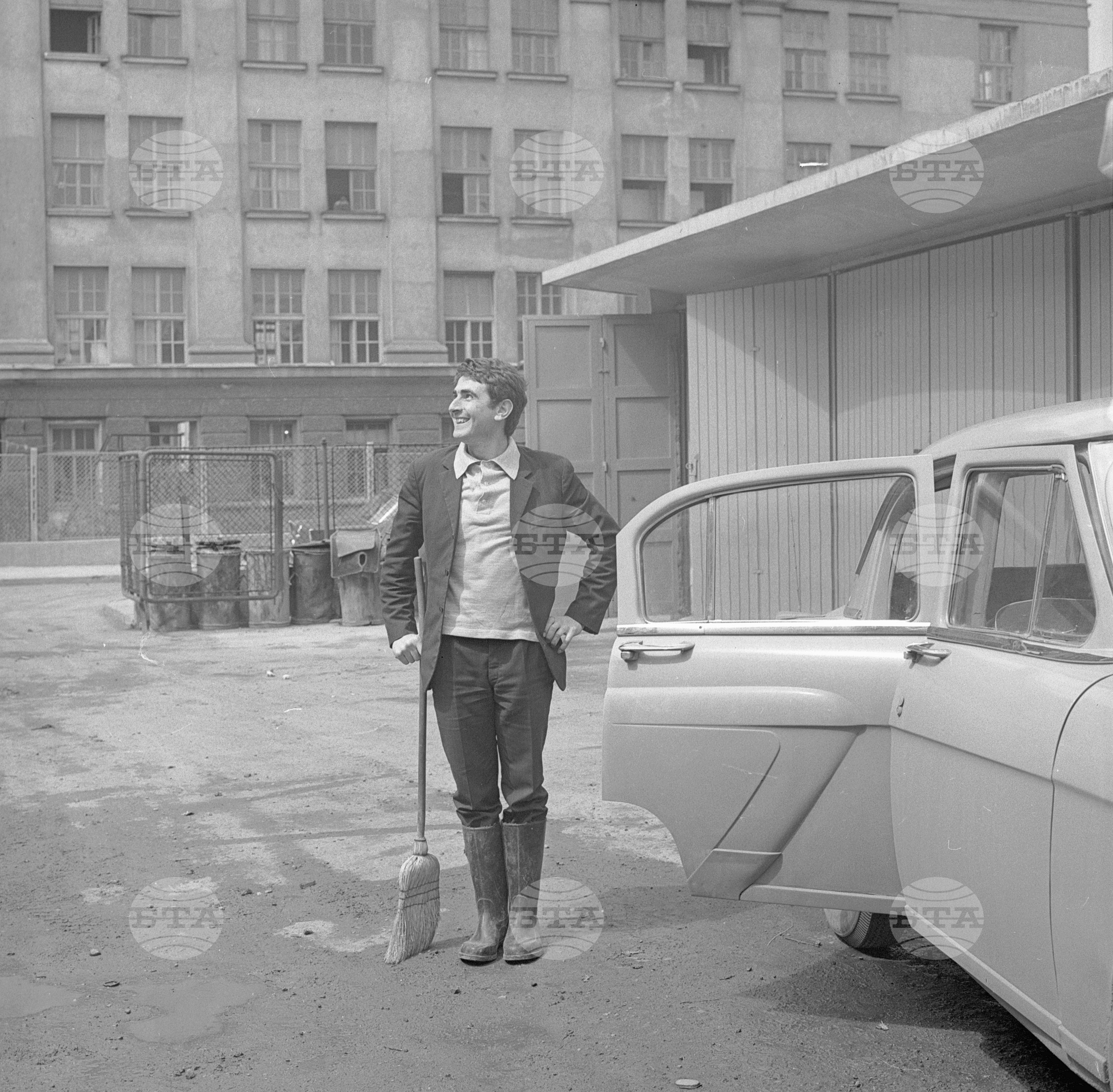 Обещаващ ден 1971 година