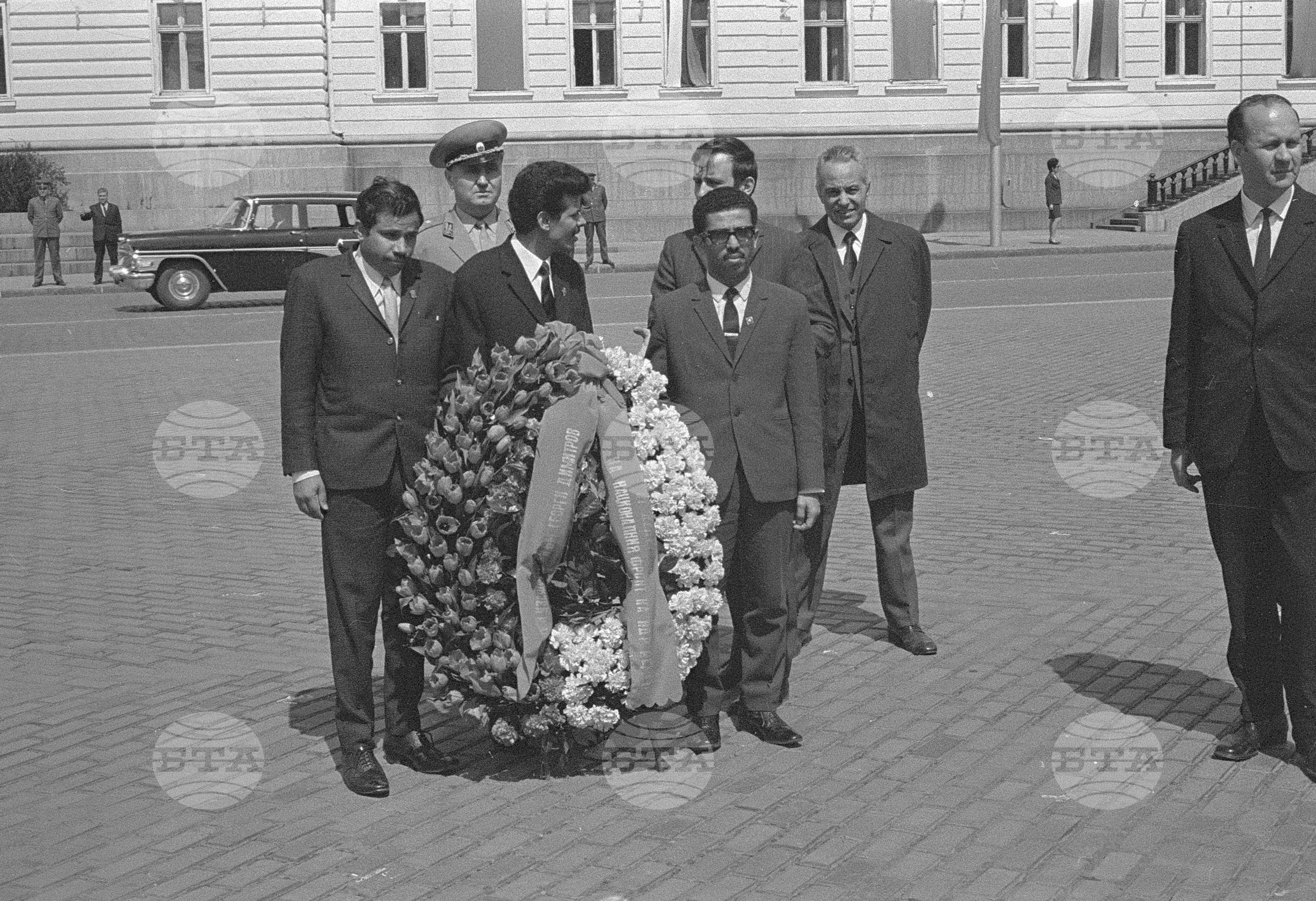 Полагане на венци