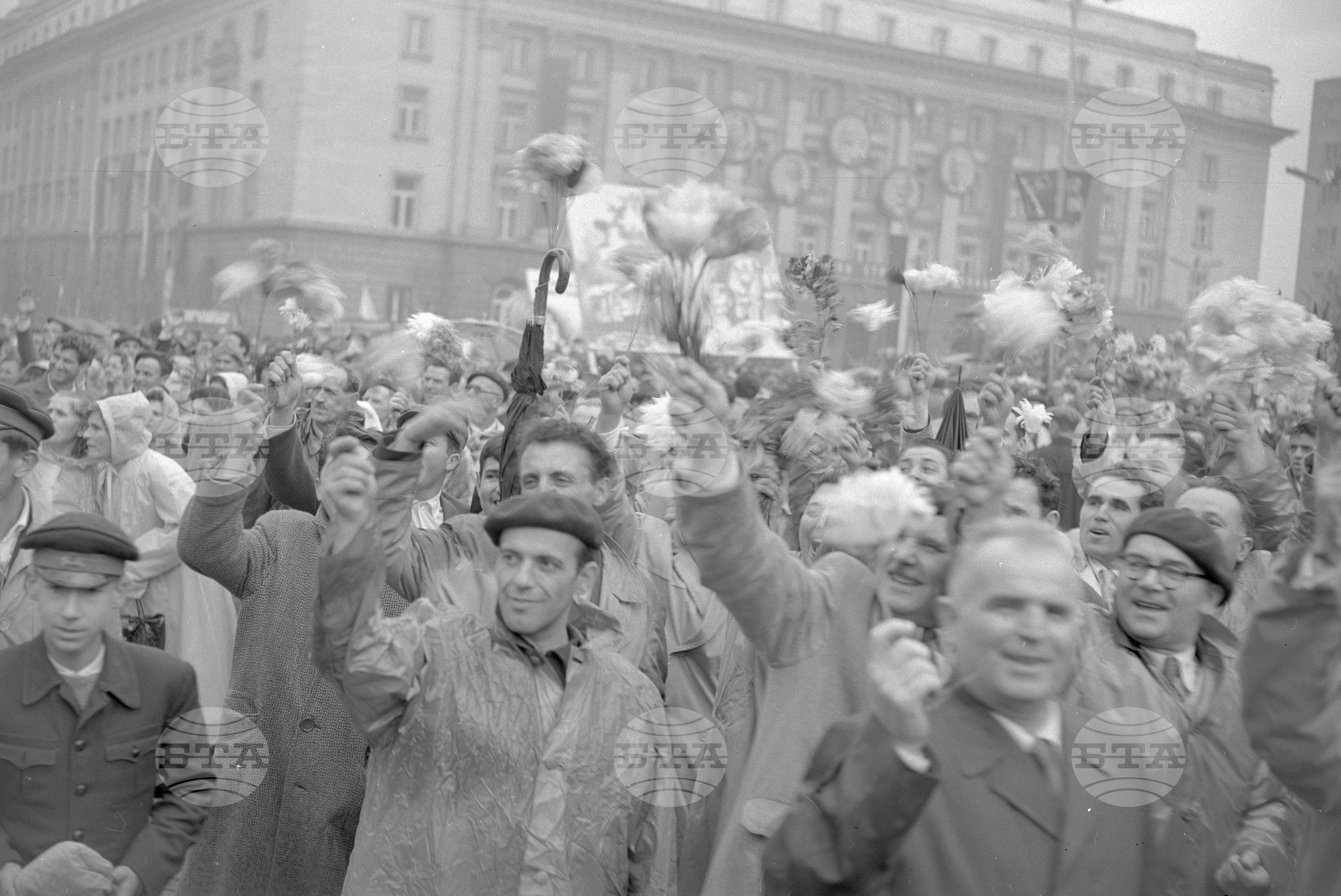 Величествената манифестация на трудещите се в София по случай 44-годишнината от Октомврийската социалистическа революция част 5