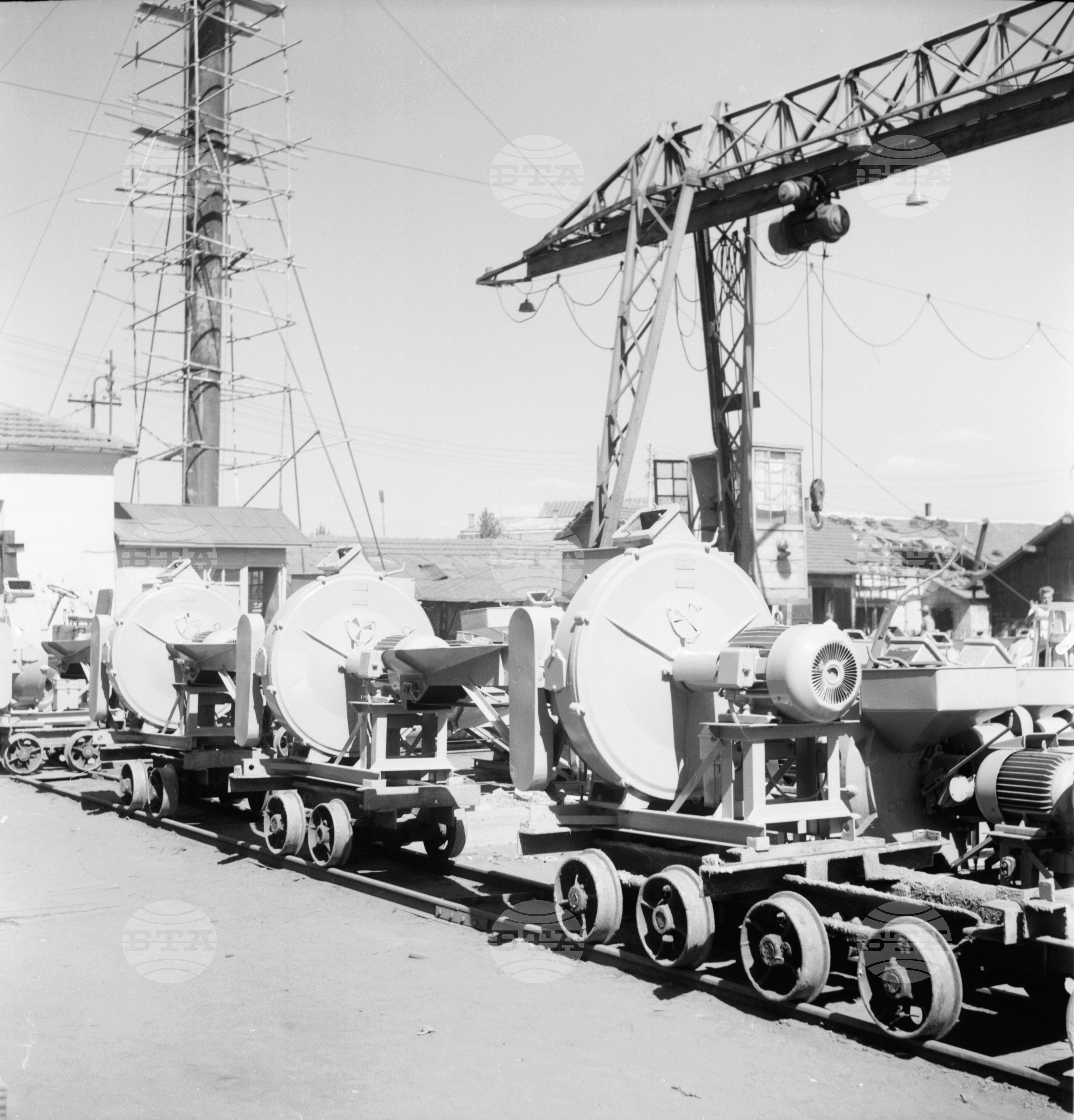 Нефтопреработвателен завод 1963 година