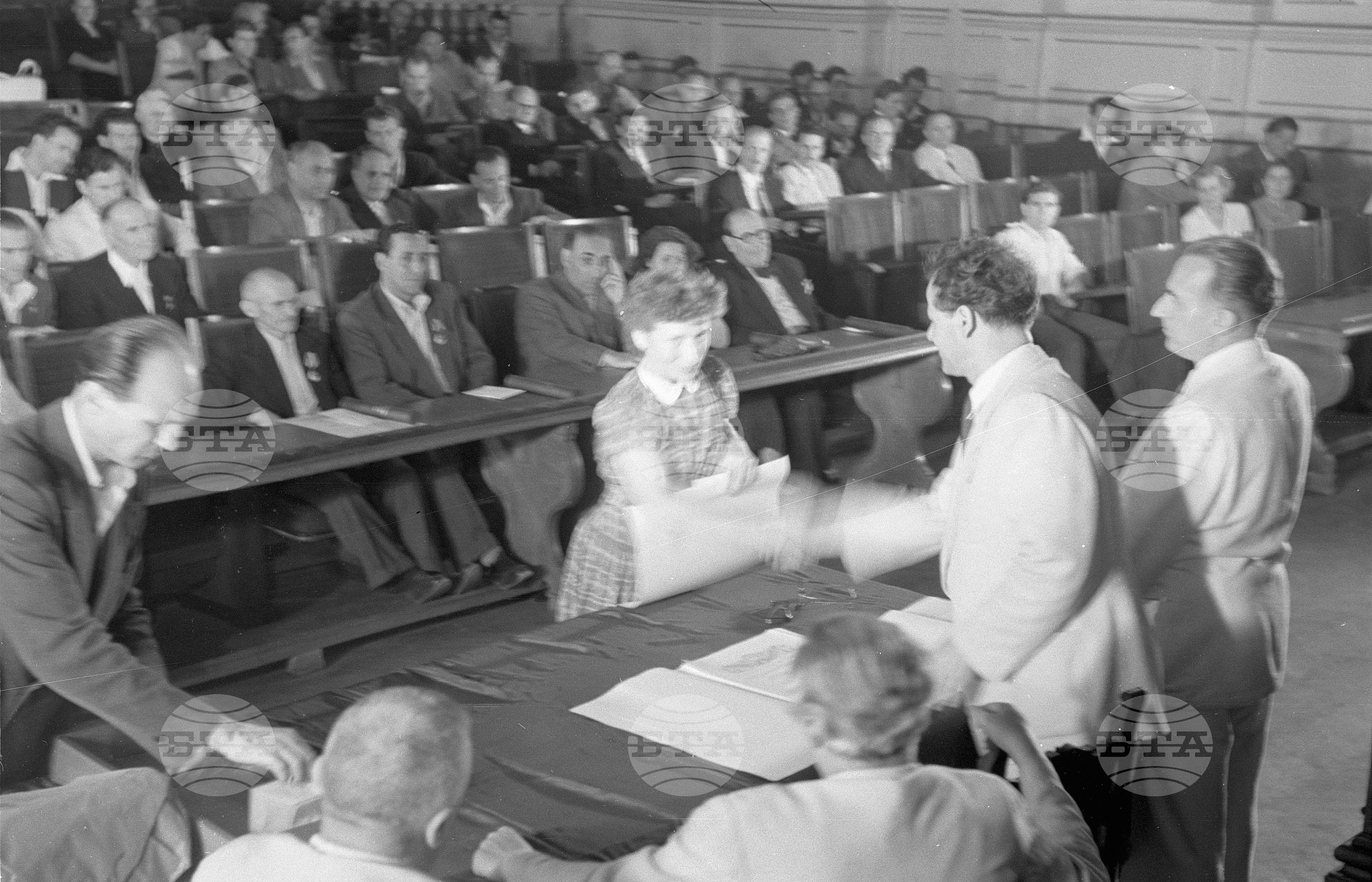 Връчване на Димитровски награди на лауреатите за 1951 година